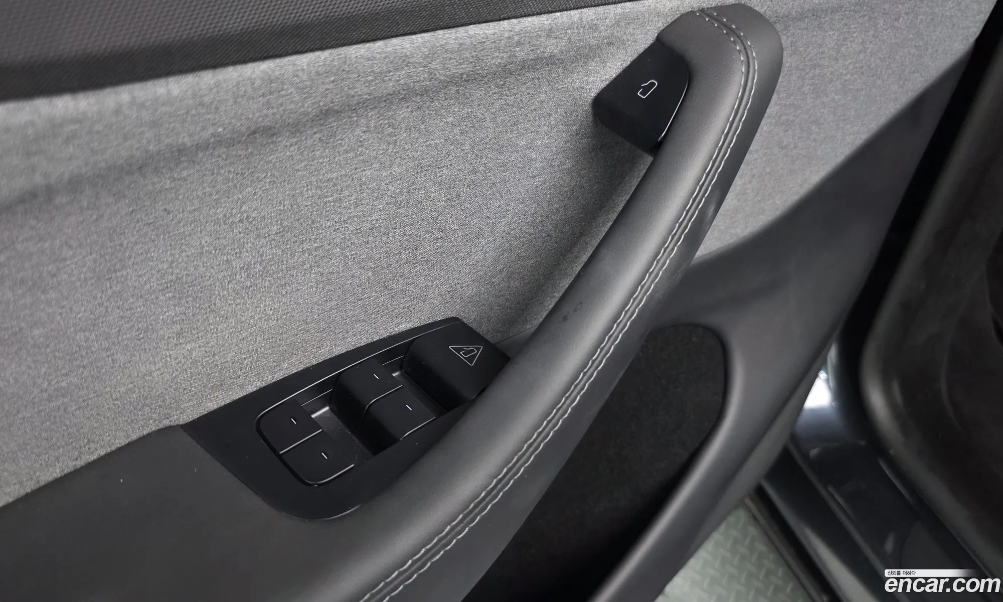 Tesla Model Y 2025 LRWYGCFJ1SC185643 — 10
