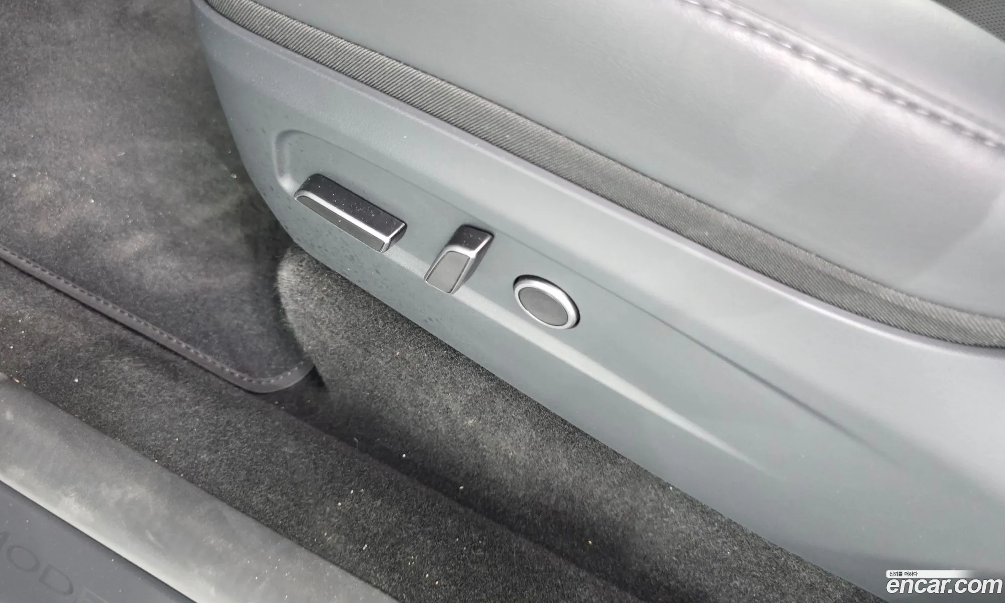 Tesla Model Y 2025 LRWYGCFJ1SC185643 — 17