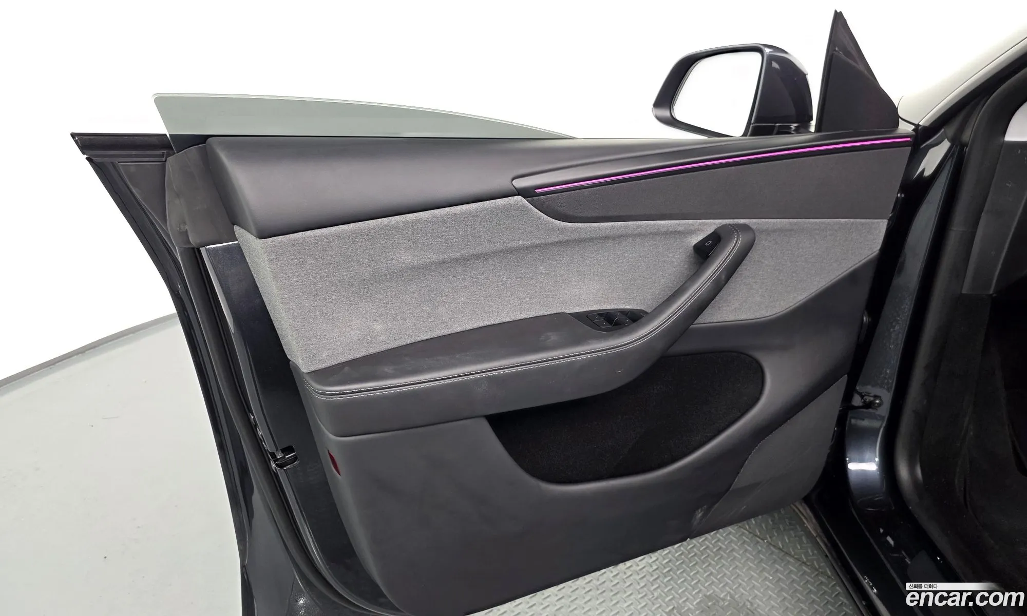 Tesla Model Y 2025 LRWYGCFJ1SC185643 — 30