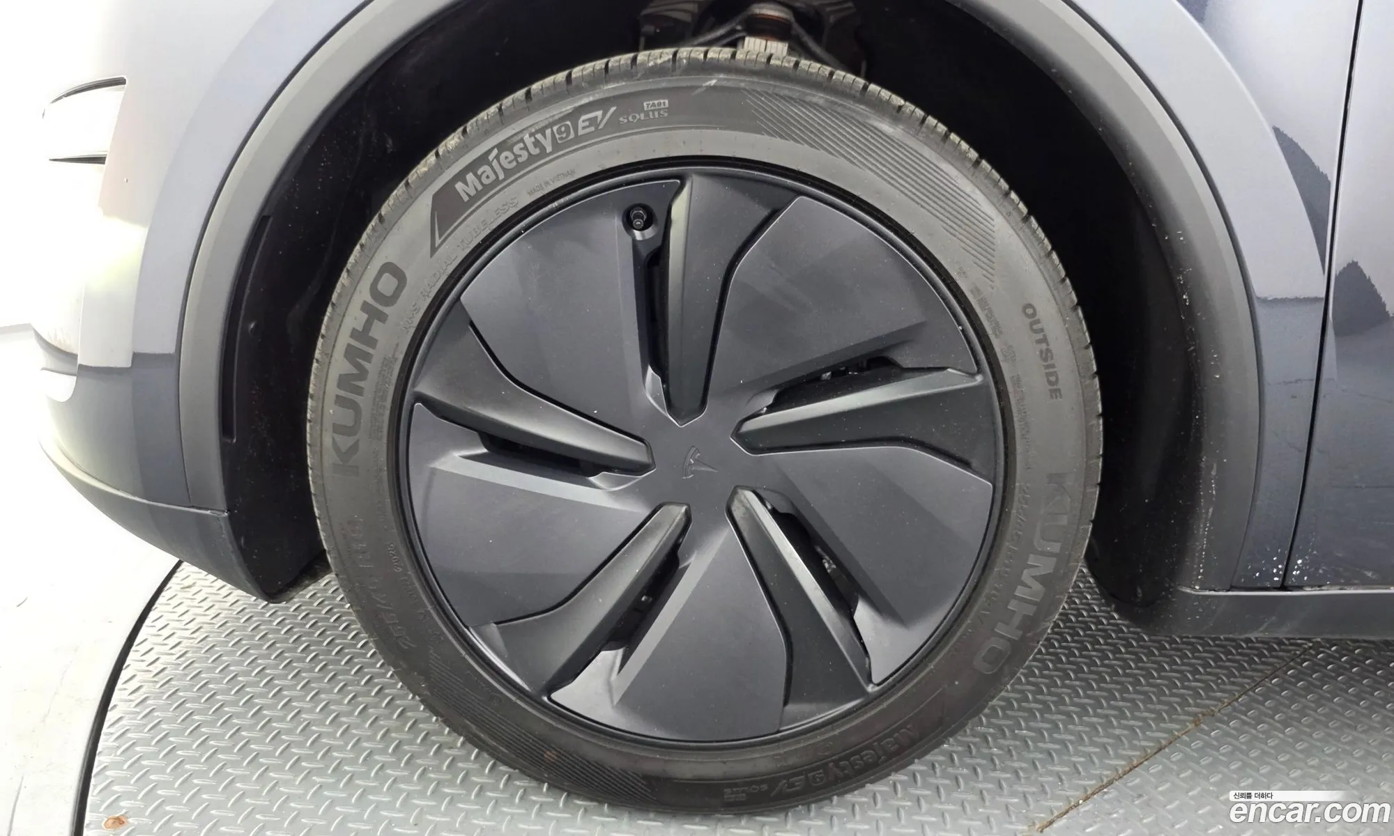 Tesla Model Y 2025 LRWYGCFJ1SC185643 — 13