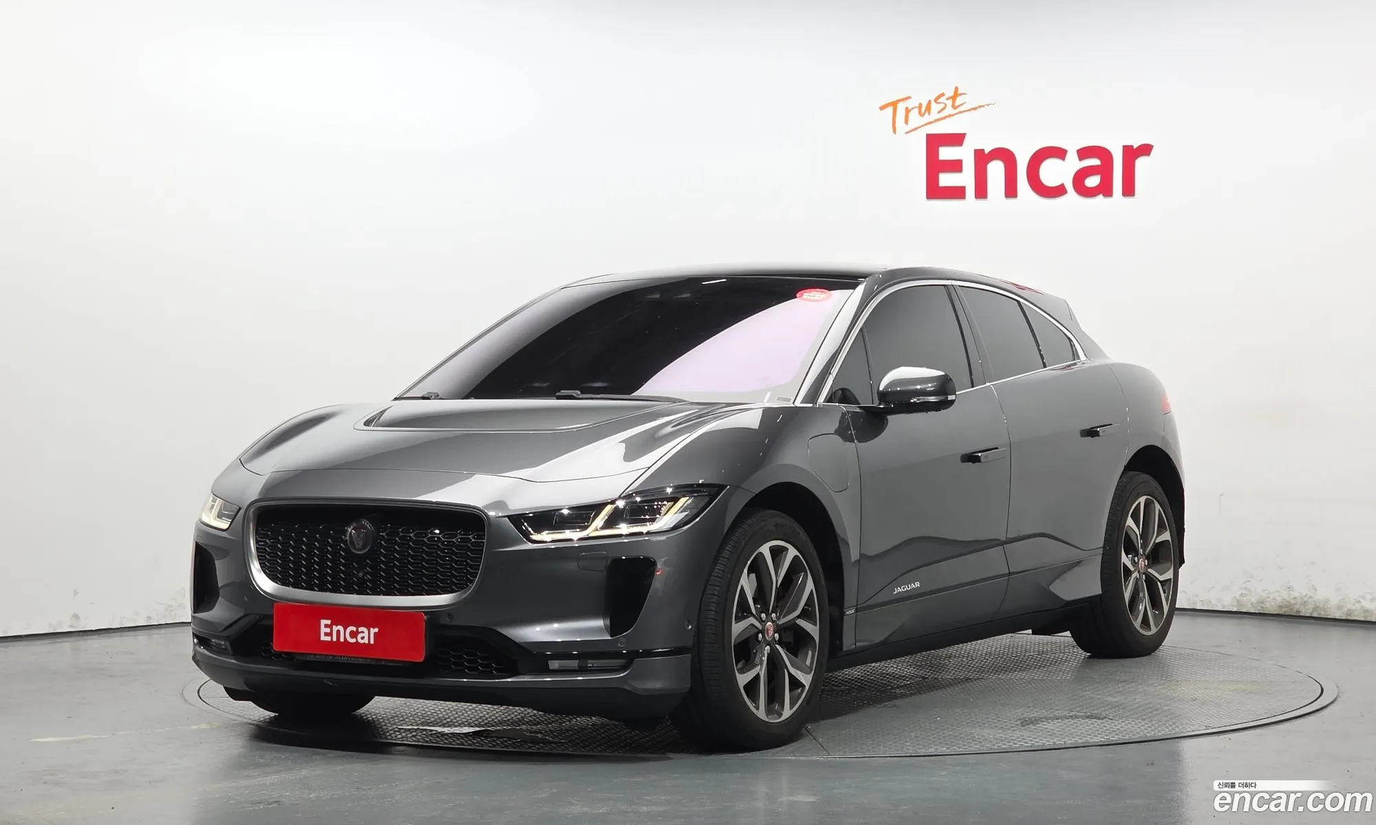 Jaguar I-Pace 2020 — 32