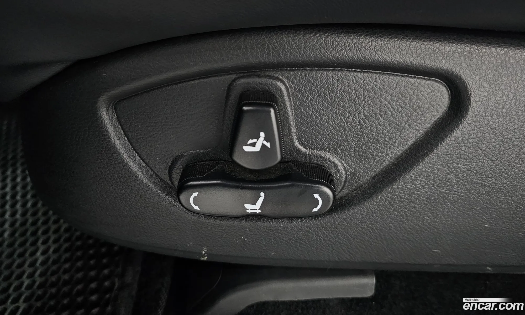 KG Mobility (SsangYong) Rexton W 2016 — 18