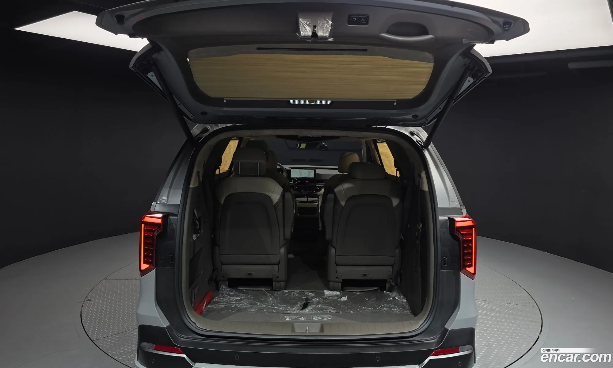 Kia Carnival 2024 — 7