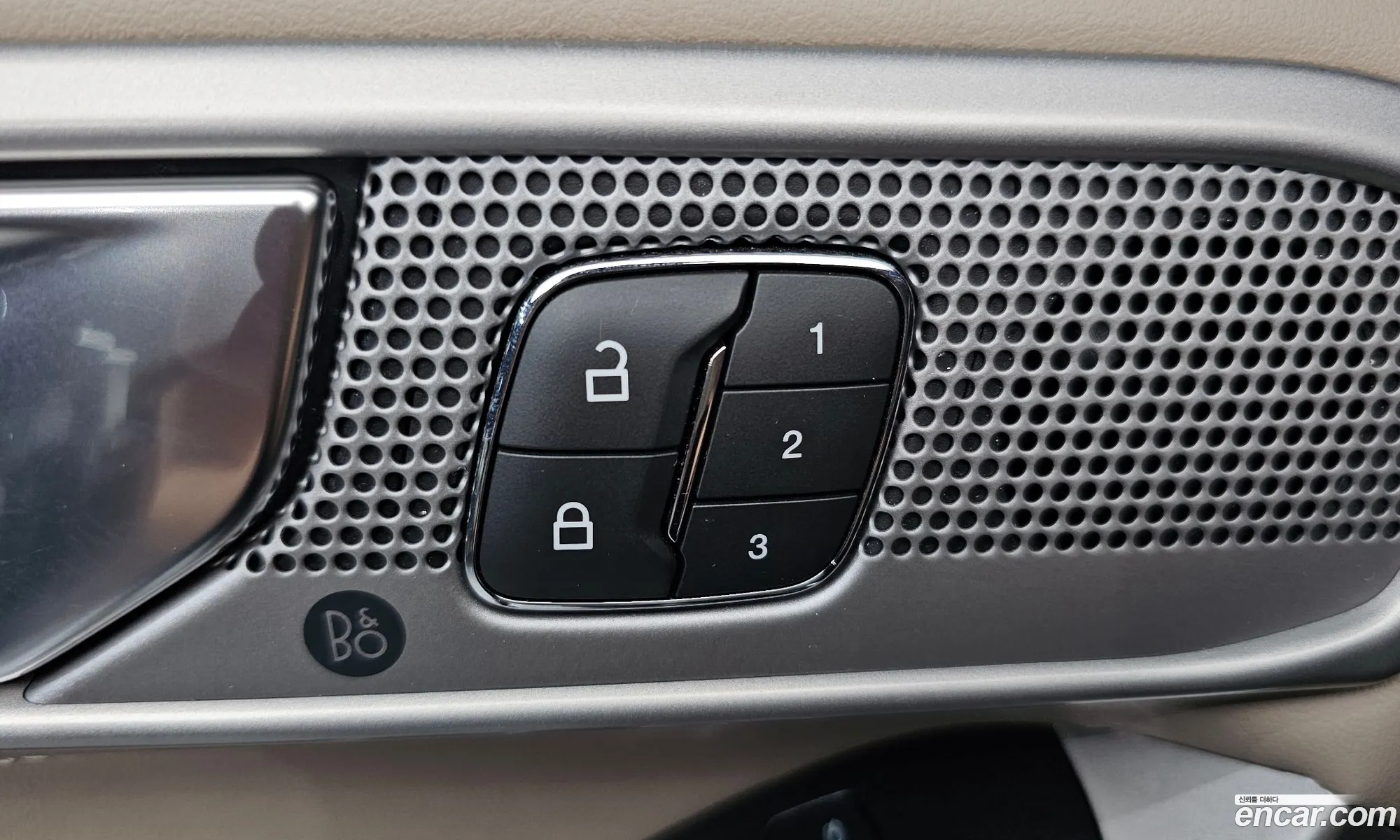 Ford Explorer 6th Gen 2022 1FMSK8FHXNGB80290 — 11