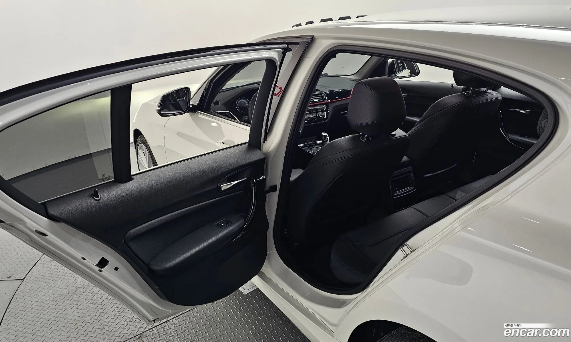 BMW 1 Series 2019 — 32
