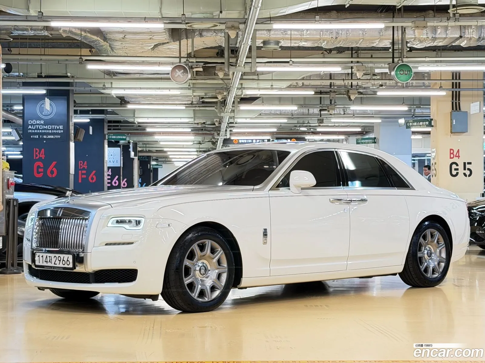 Rolls-Royce Ghost 2016 — 18