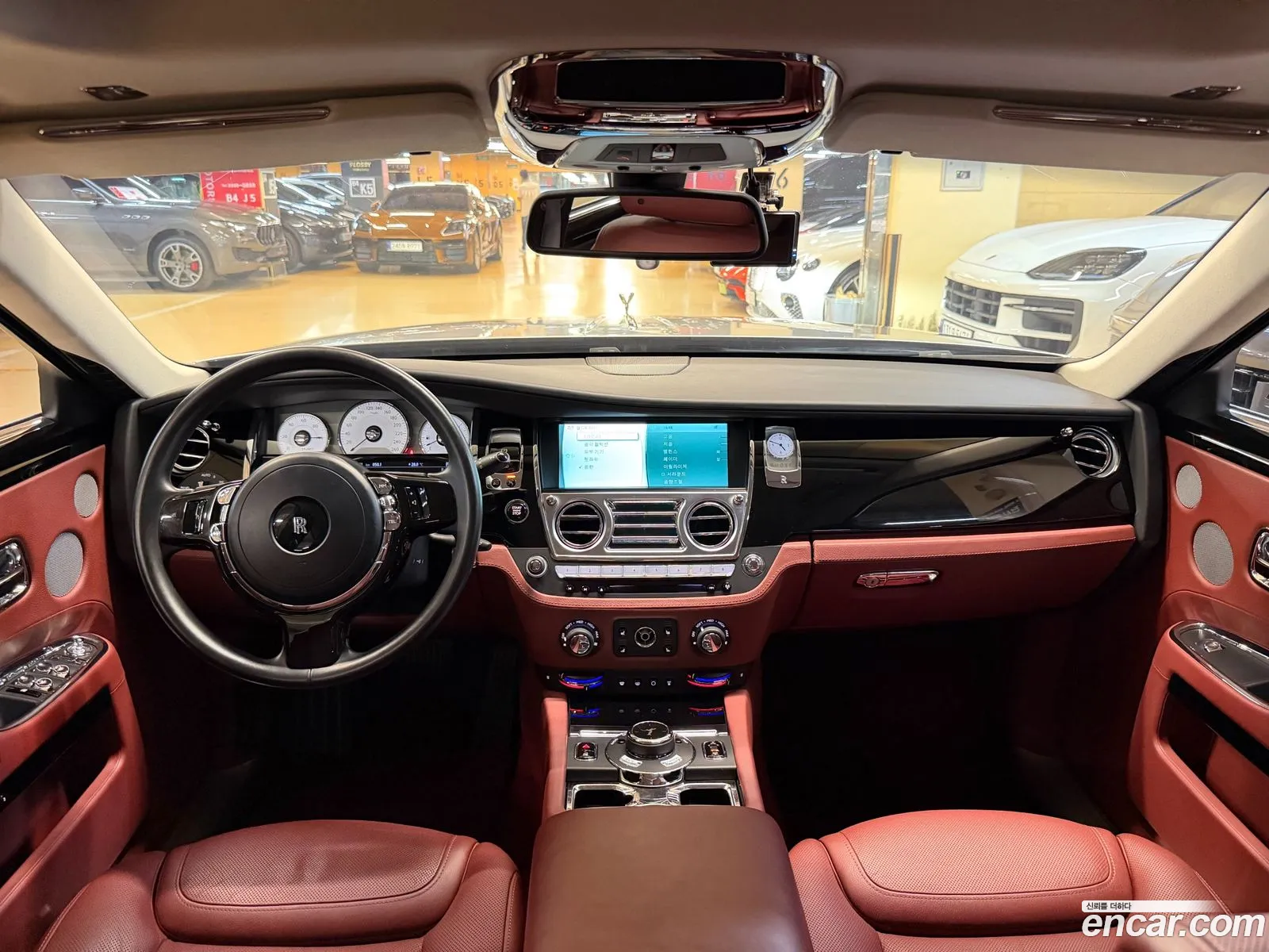 Rolls-Royce Ghost 2016 — 14
