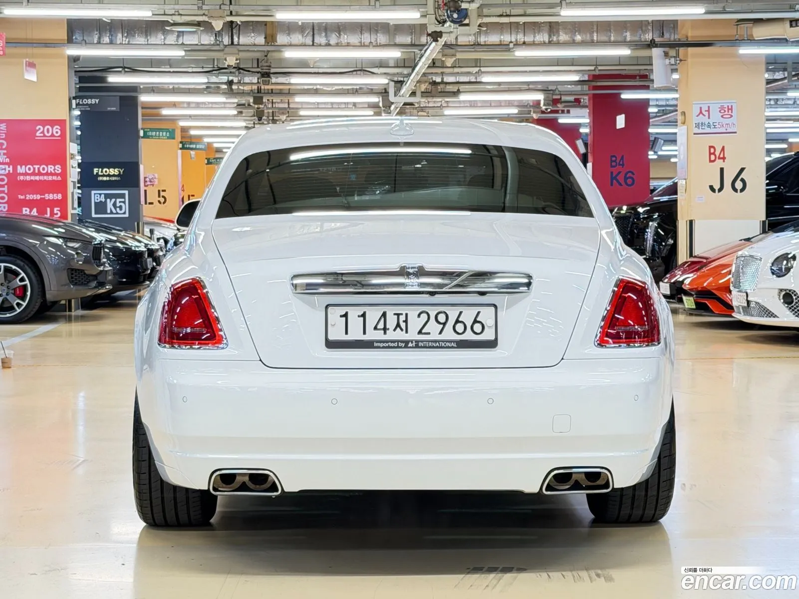 Rolls-Royce Ghost 2016 — 12