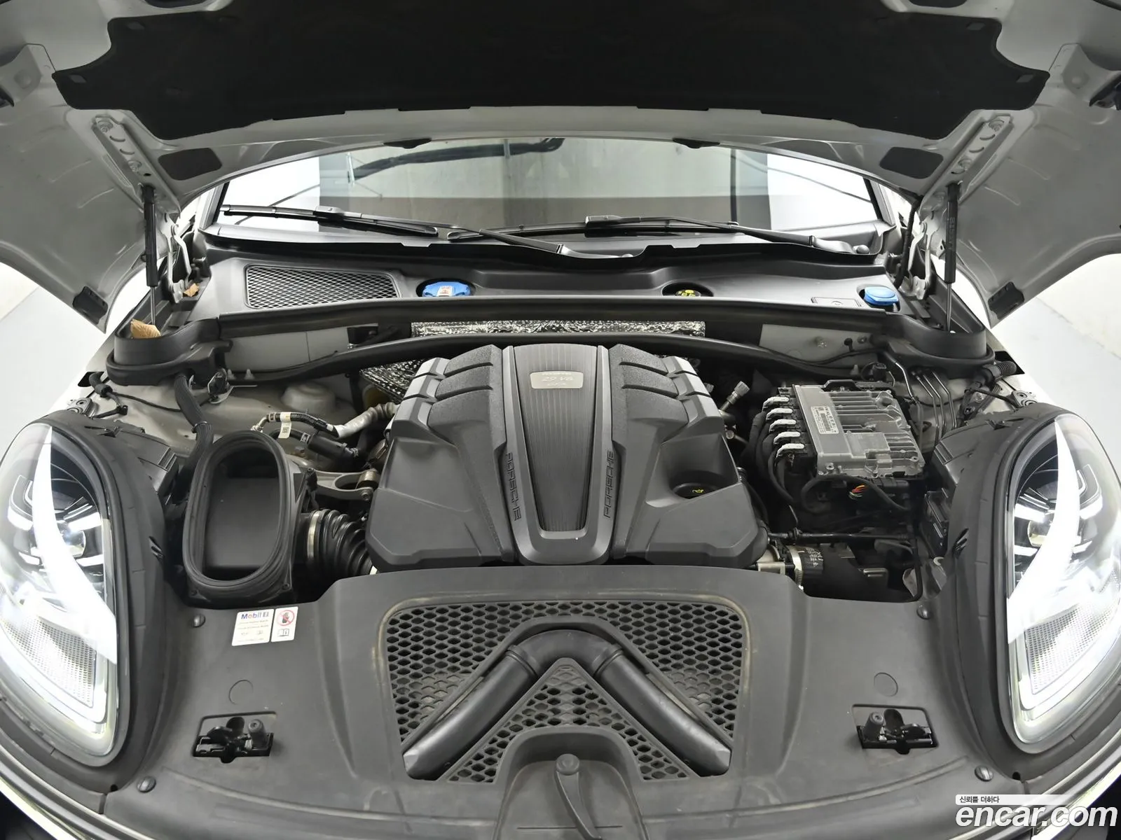 Porsche Macan 2022 — 18