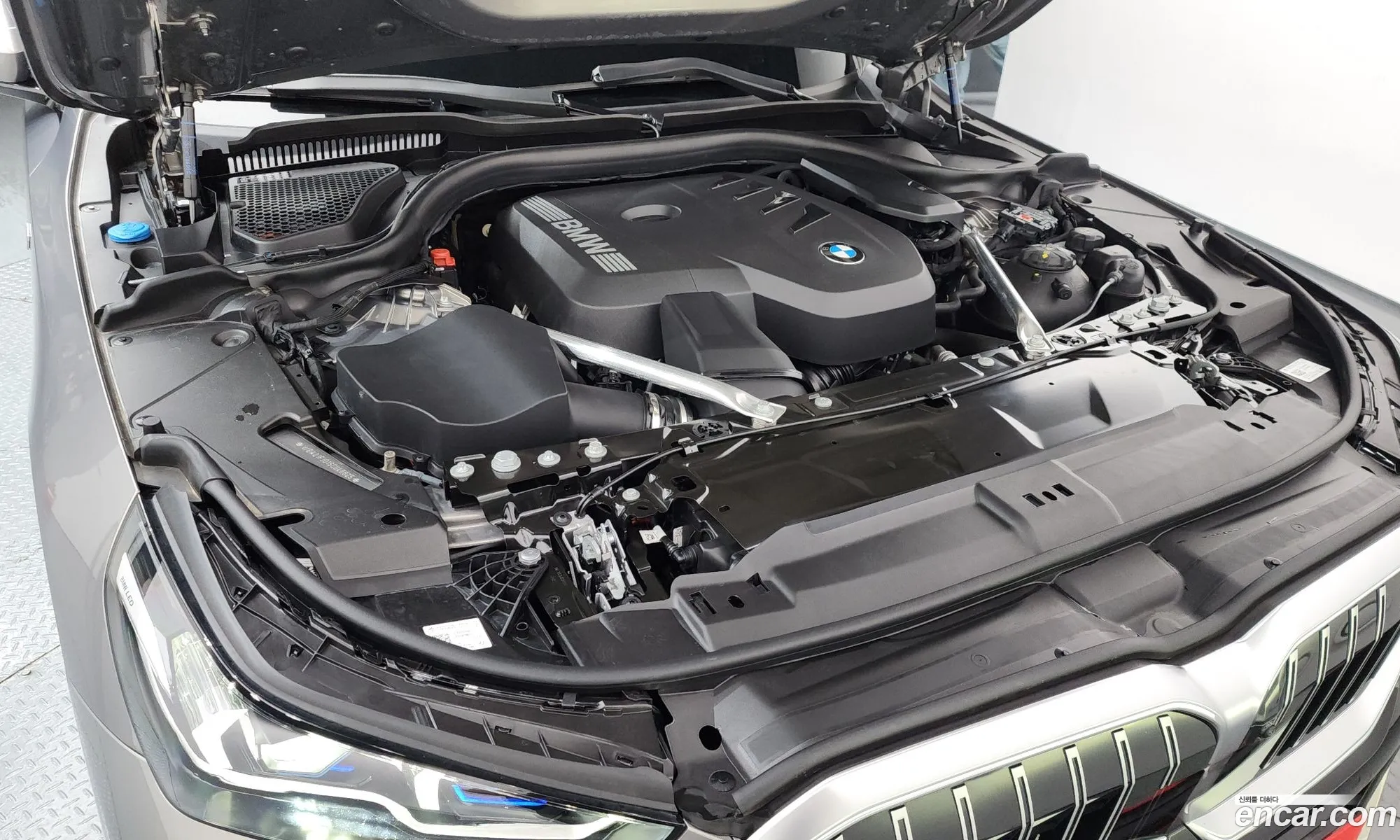 BMW 5 Series 2025 WBA21FJ01SCU48625 — 33