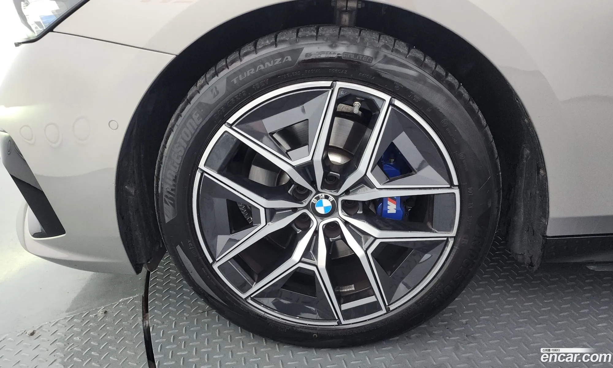BMW 5 Series 2025 WBA21FJ01SCU48625 — 21
