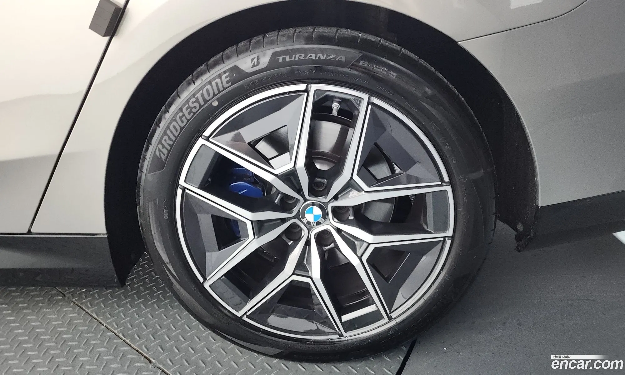 BMW 5 Series 2025 WBA21FJ01SCU48625 — 6