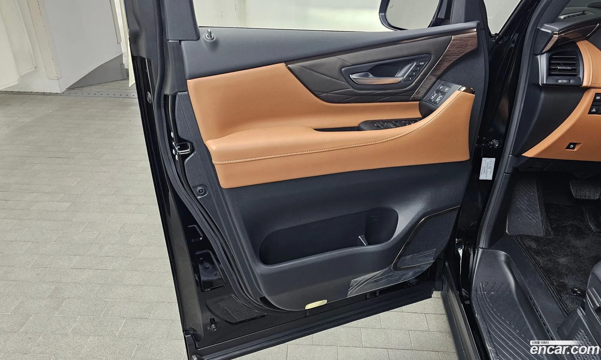Toyota Alphard 2025 JTNAEACH1S8039211 — 33