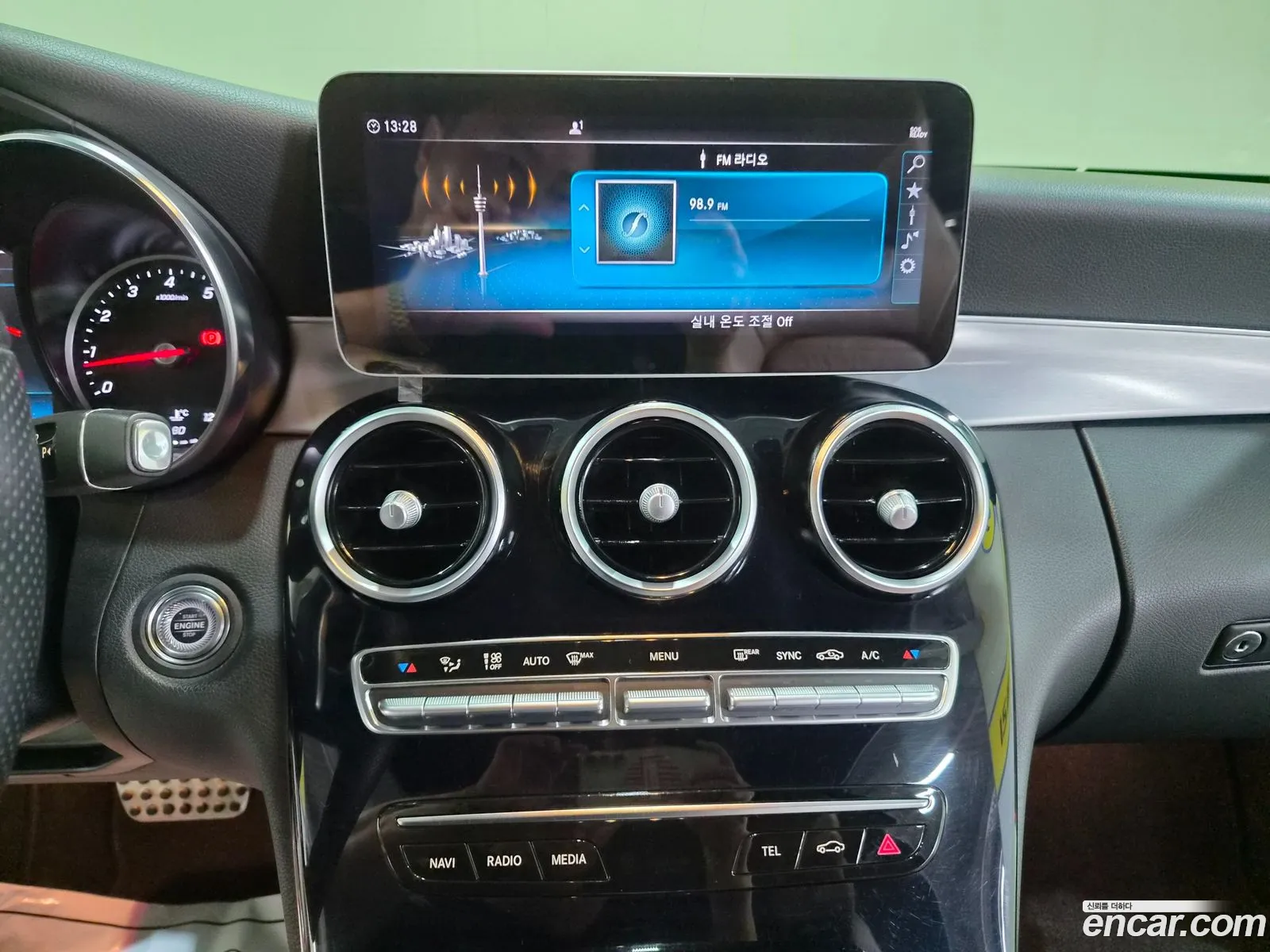 Mercedes-Benz C-Class W205 2019 — 12