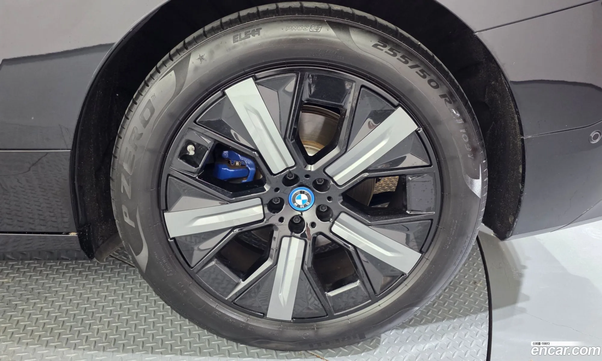 BMW iX 2023 — 34