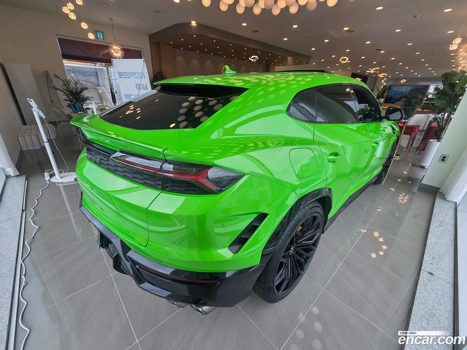 Lamborghini Urus 2026 — 14