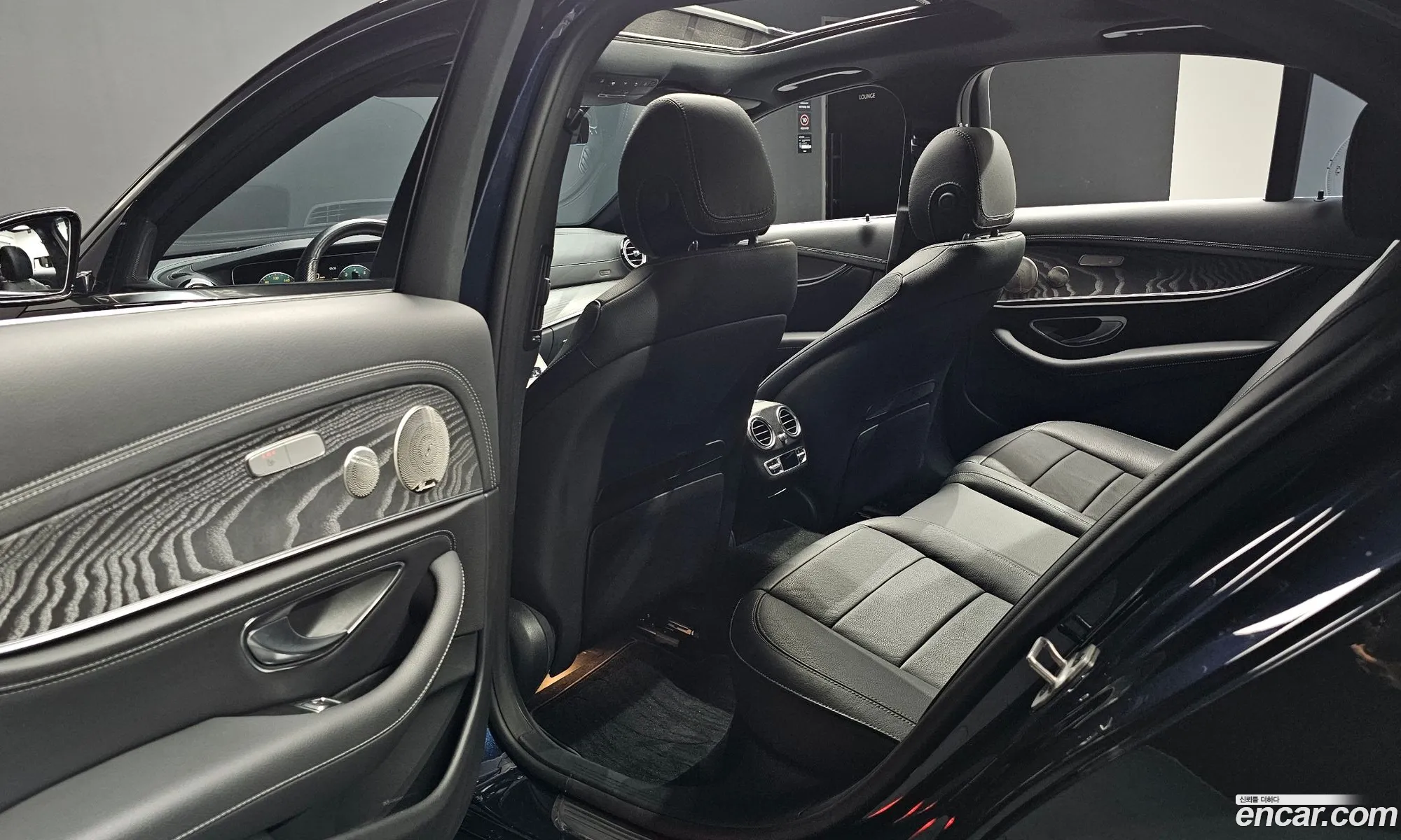 Mercedes-Benz E-Class W213 2022 — 21