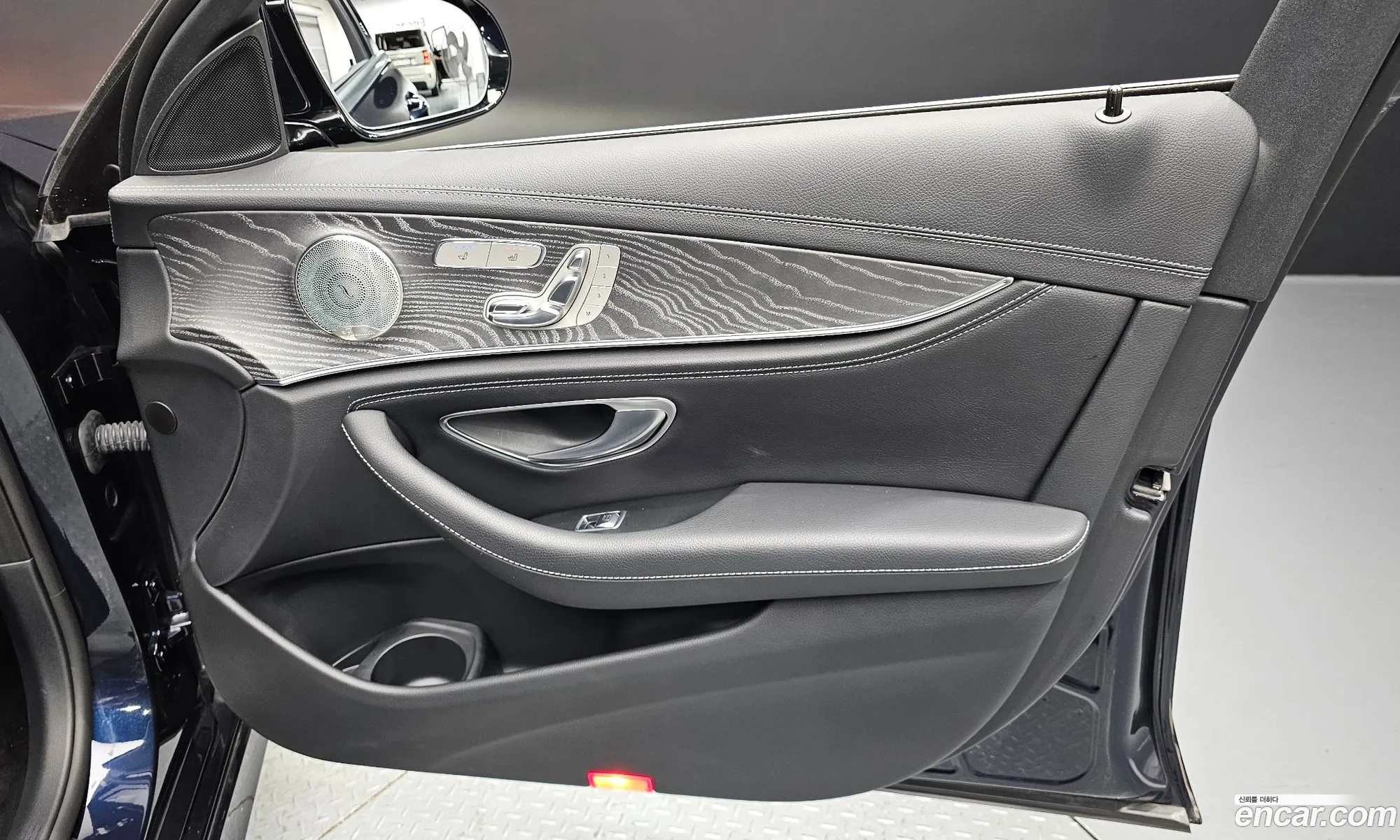 Mercedes-Benz E-Class W213 2022 — 24
