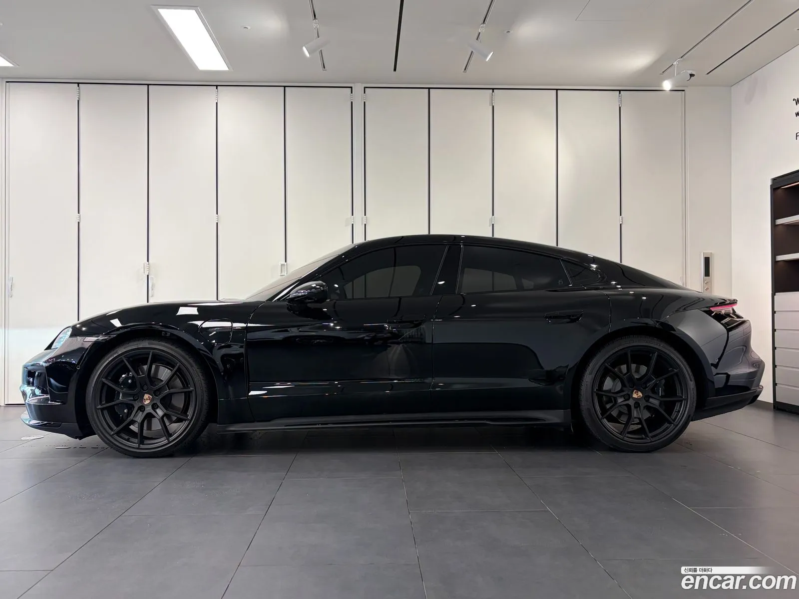 Porsche Taycan 2026 — 18