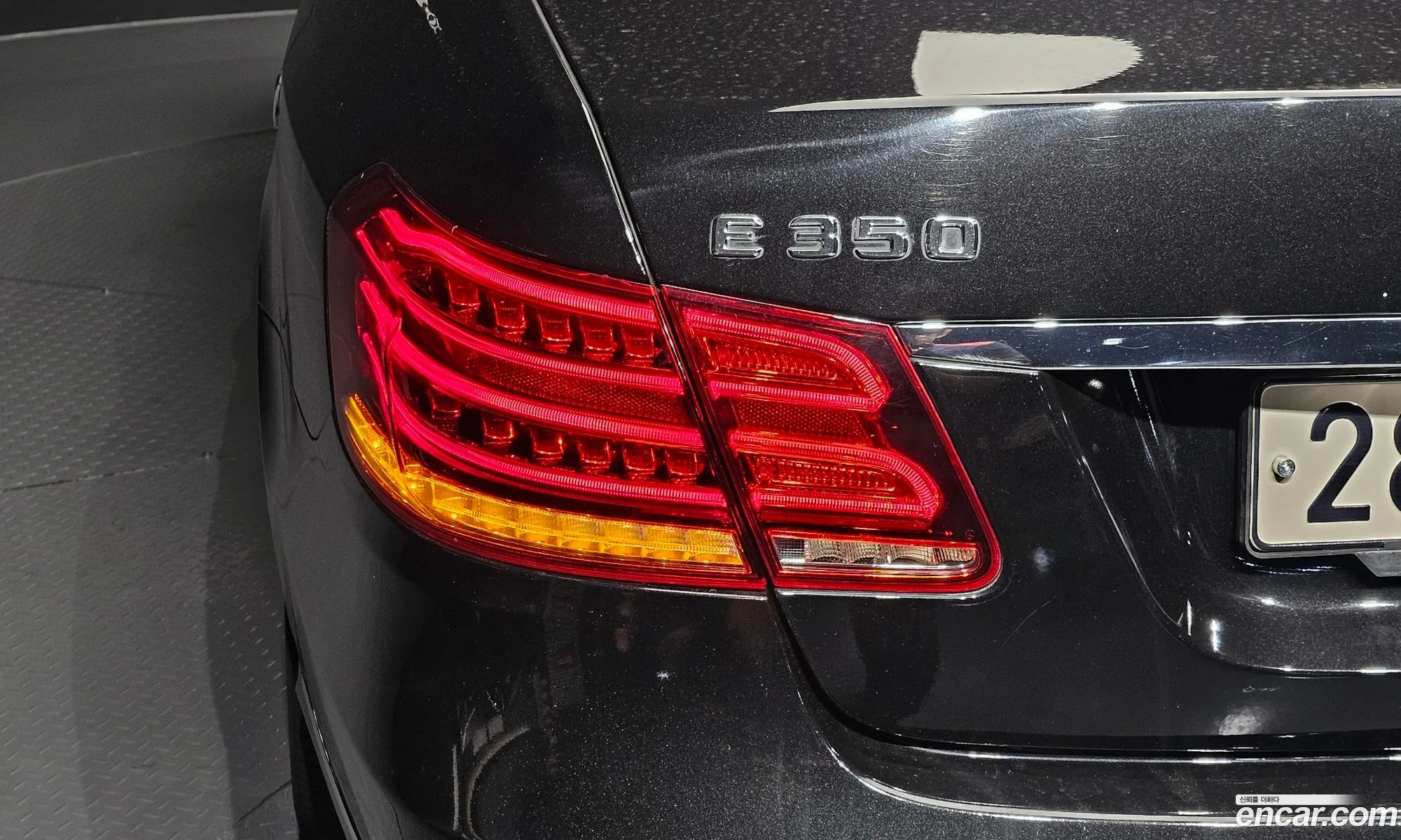 Mercedes-Benz E-Class W212 2013 WDDHF8JB1EA857595 — 8