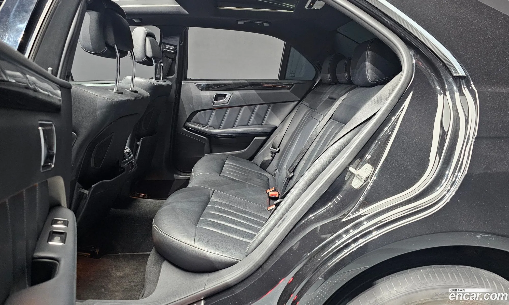 Mercedes-Benz E-Class W212 2013 WDDHF8JB1EA857595 — 18