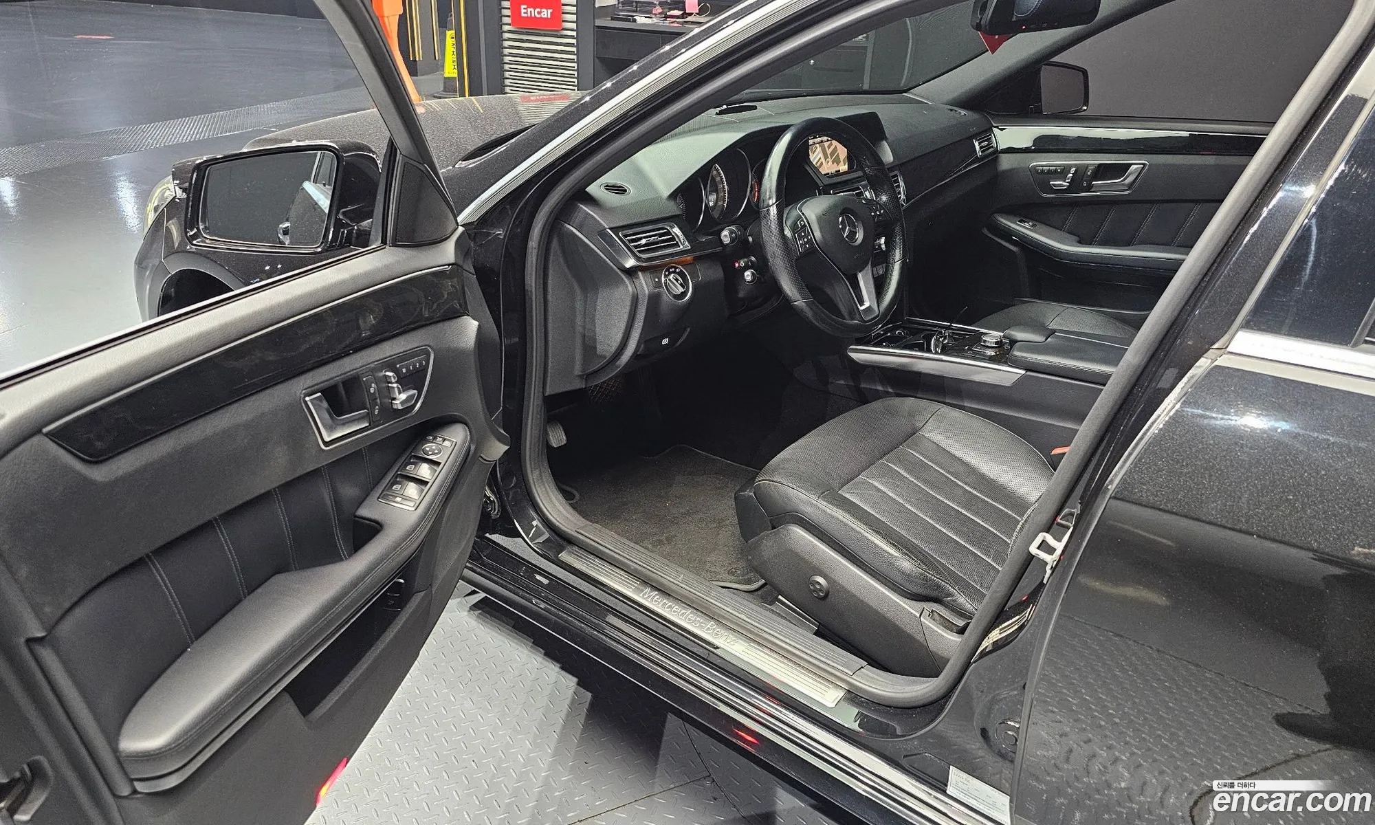 Mercedes-Benz E-Class W212 2013 WDDHF8JB1EA857595 — 15