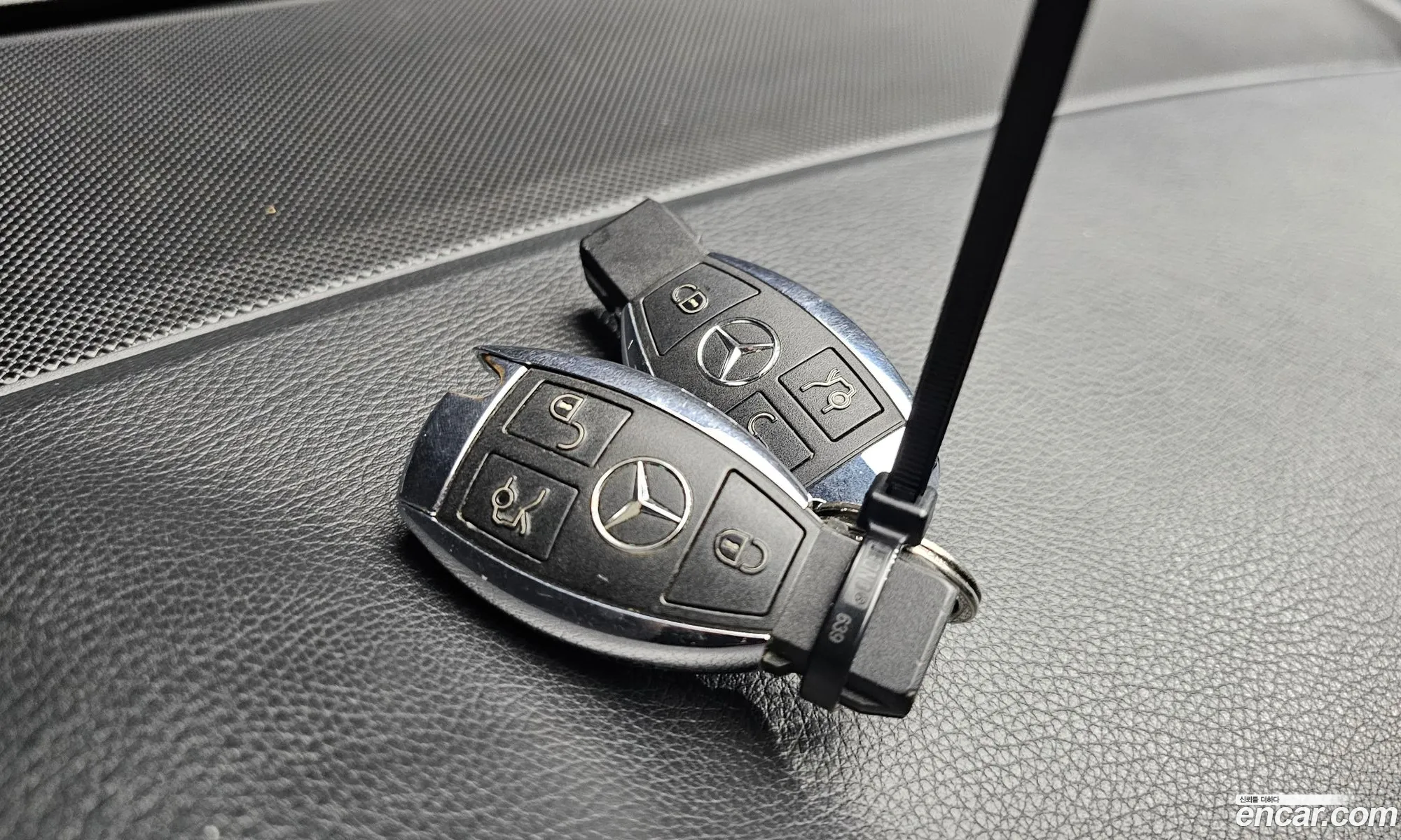 Mercedes-Benz E-Class W212 2013 WDDHF8JB1EA857595 — 34
