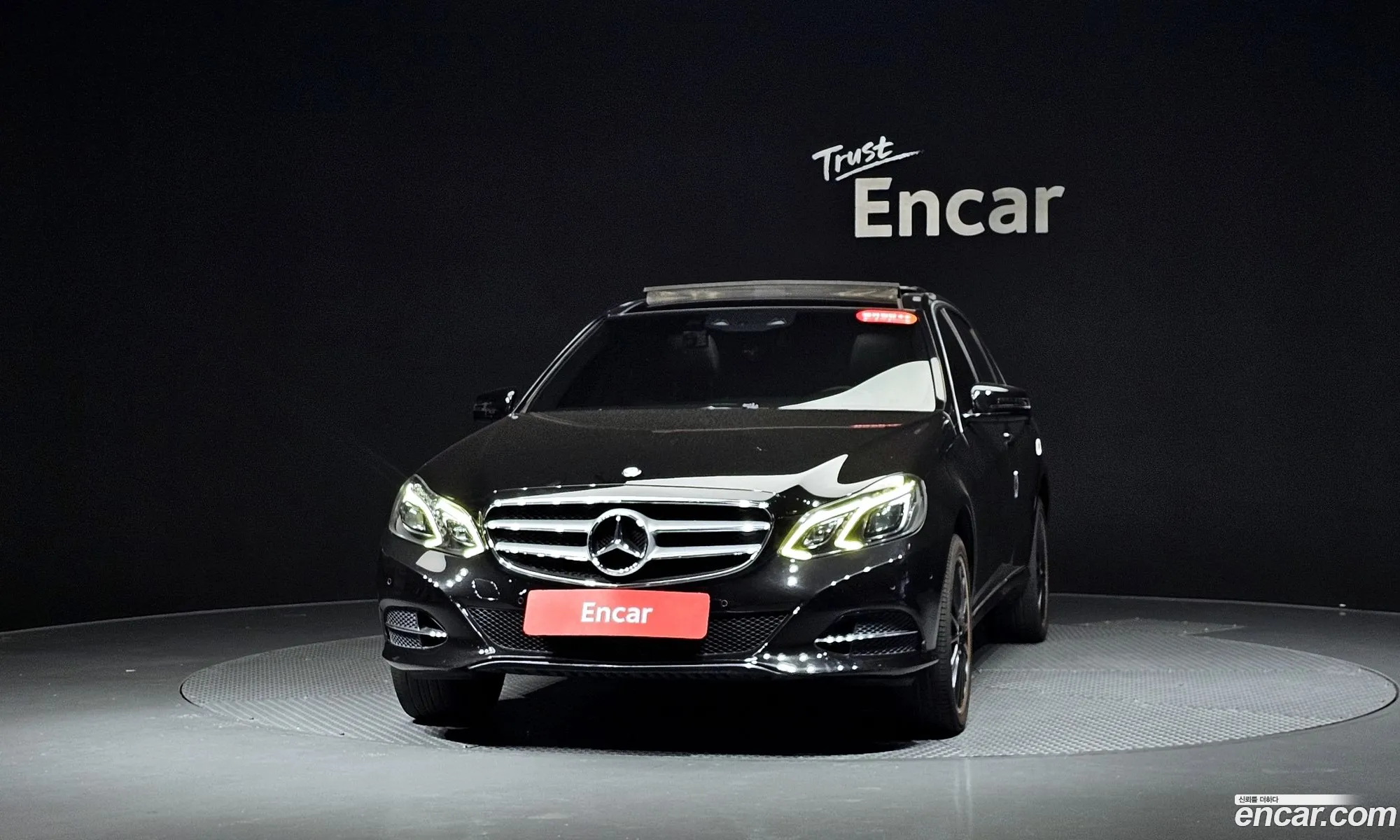 Mercedes-Benz E-Class W212 2013 WDDHF8JB1EA857595 — 29