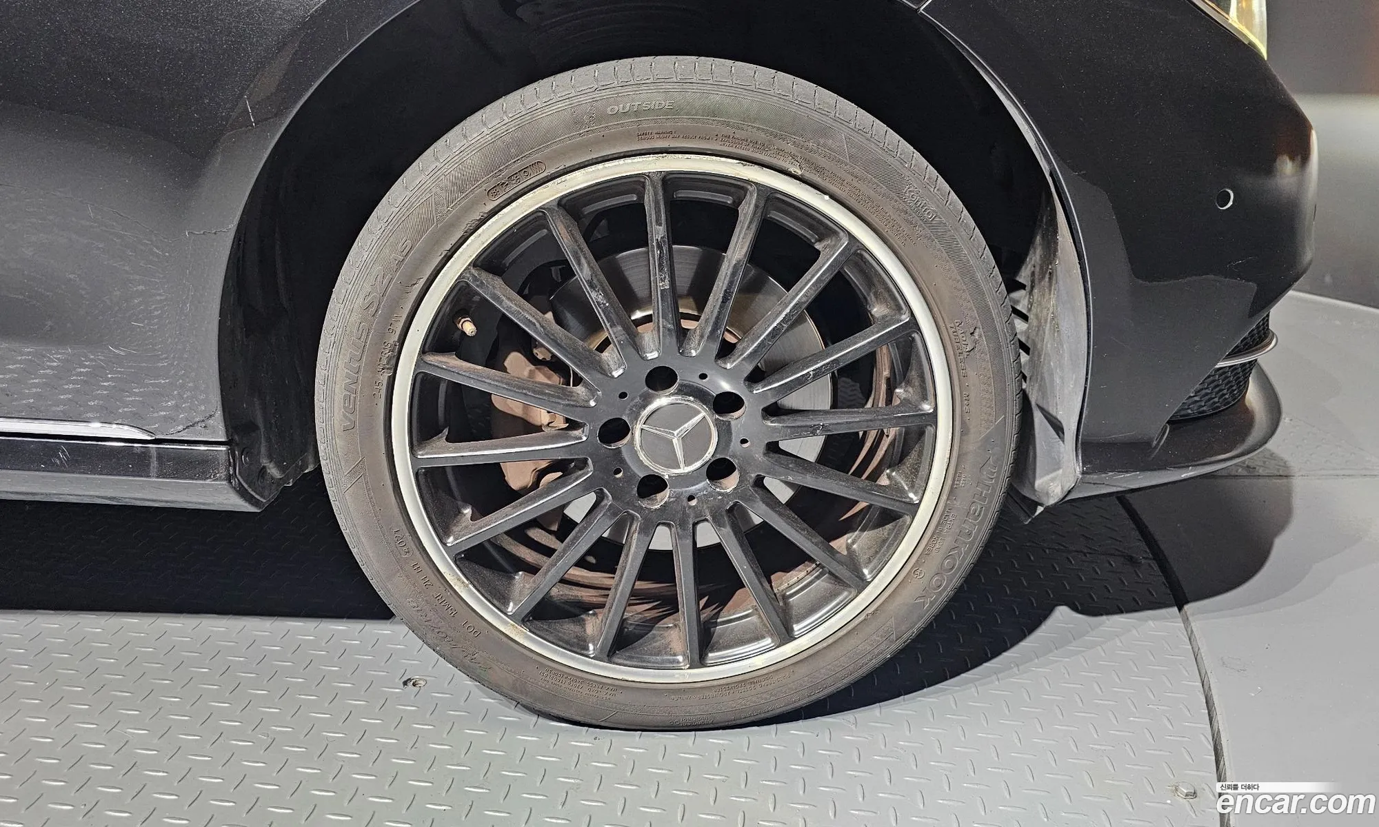 Mercedes-Benz E-Class W212 2013 WDDHF8JB1EA857595 — 26