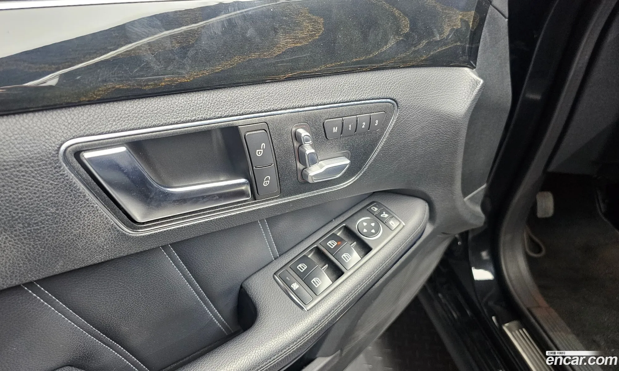 Mercedes-Benz E-Class W212 2013 WDDHF8JB1EA857595 — 6