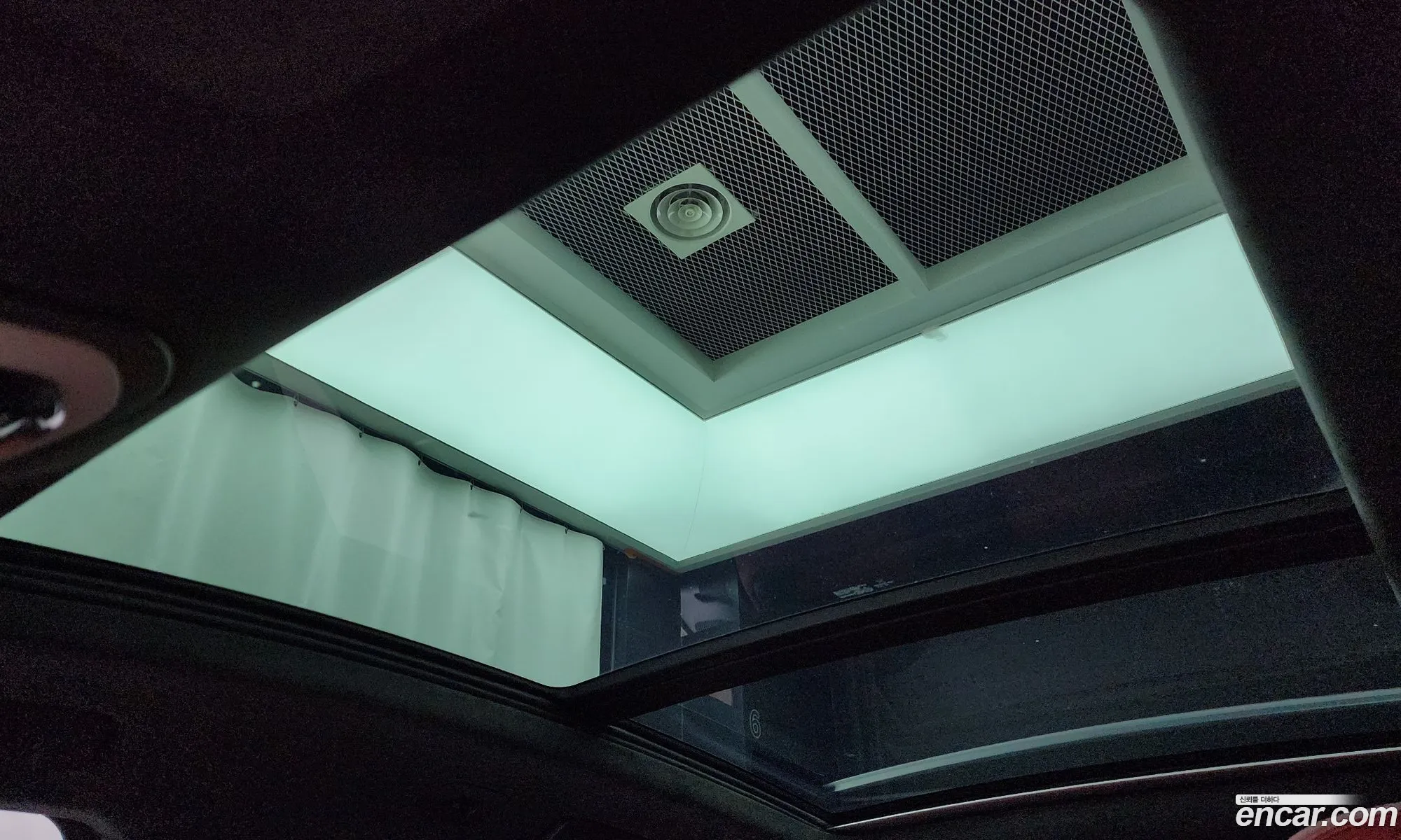 Porsche Macan 2015 WP1AF2953FLB96065 — 17