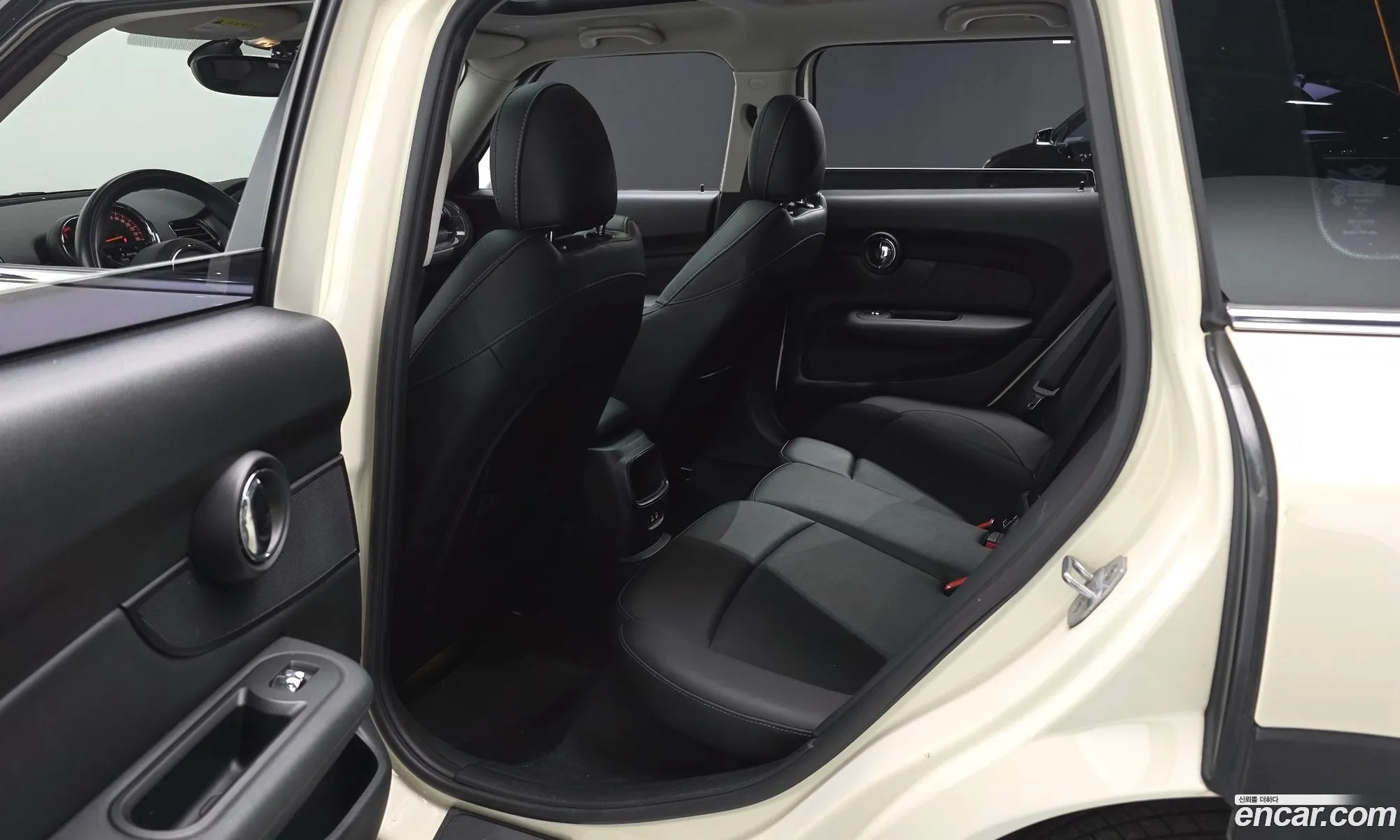 Mini Cooper D Clubman 2019 — 26