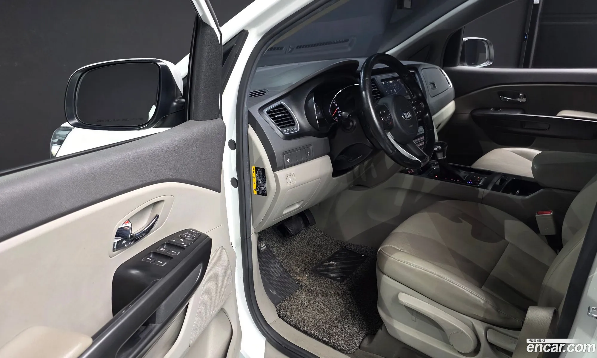 Kia Carnival 2016 — 14