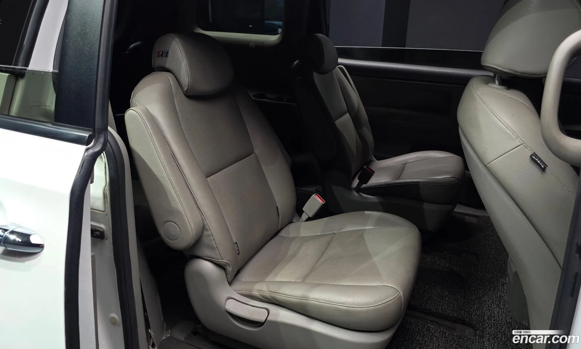 Kia Carnival 2016 — 18