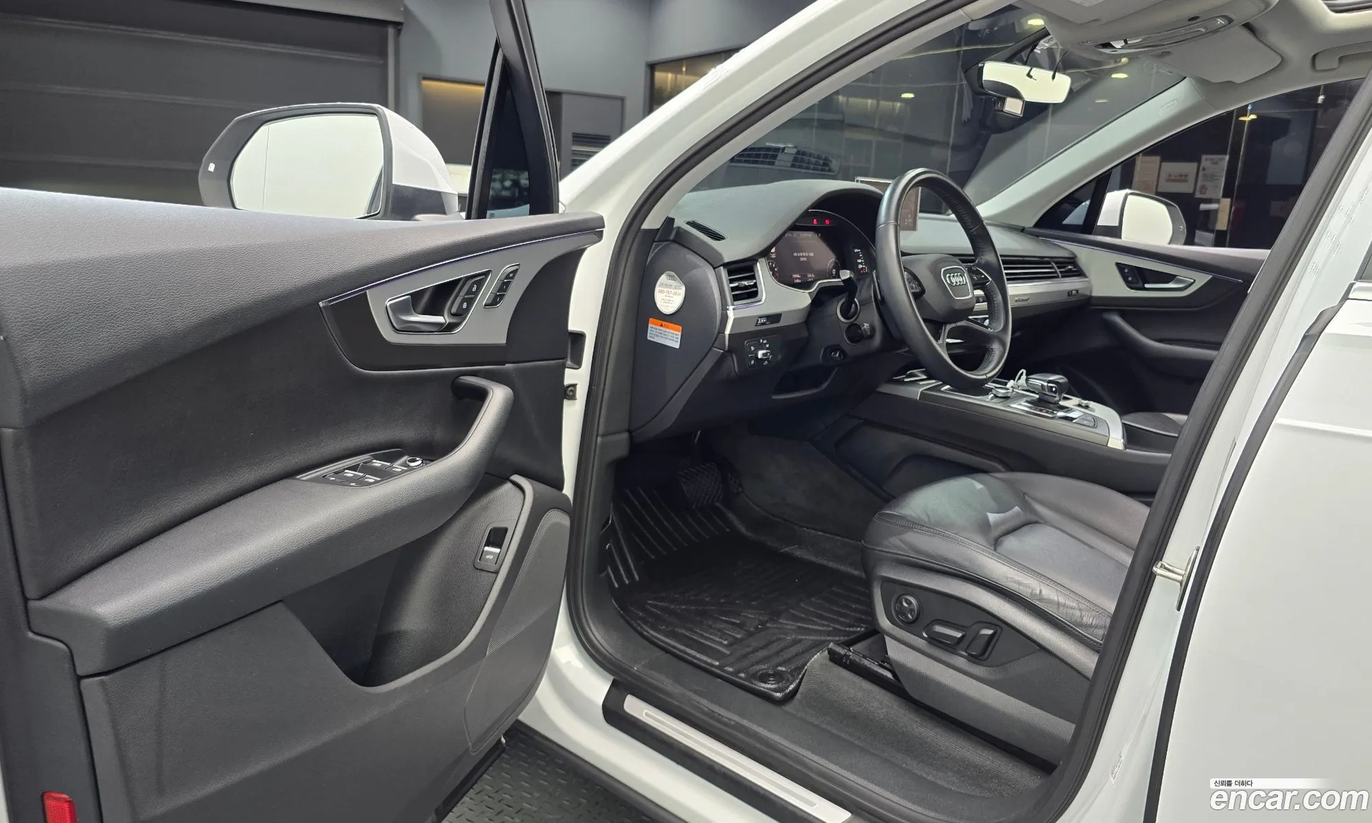 Audi Q7 2019 WAUZZZ4M5KD042946 — 27