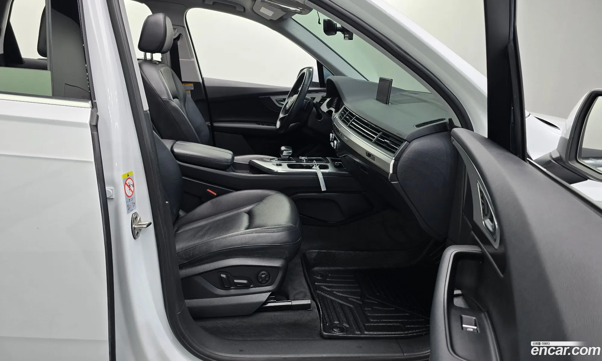 Audi Q7 2019 WAUZZZ4M5KD042946 — 7