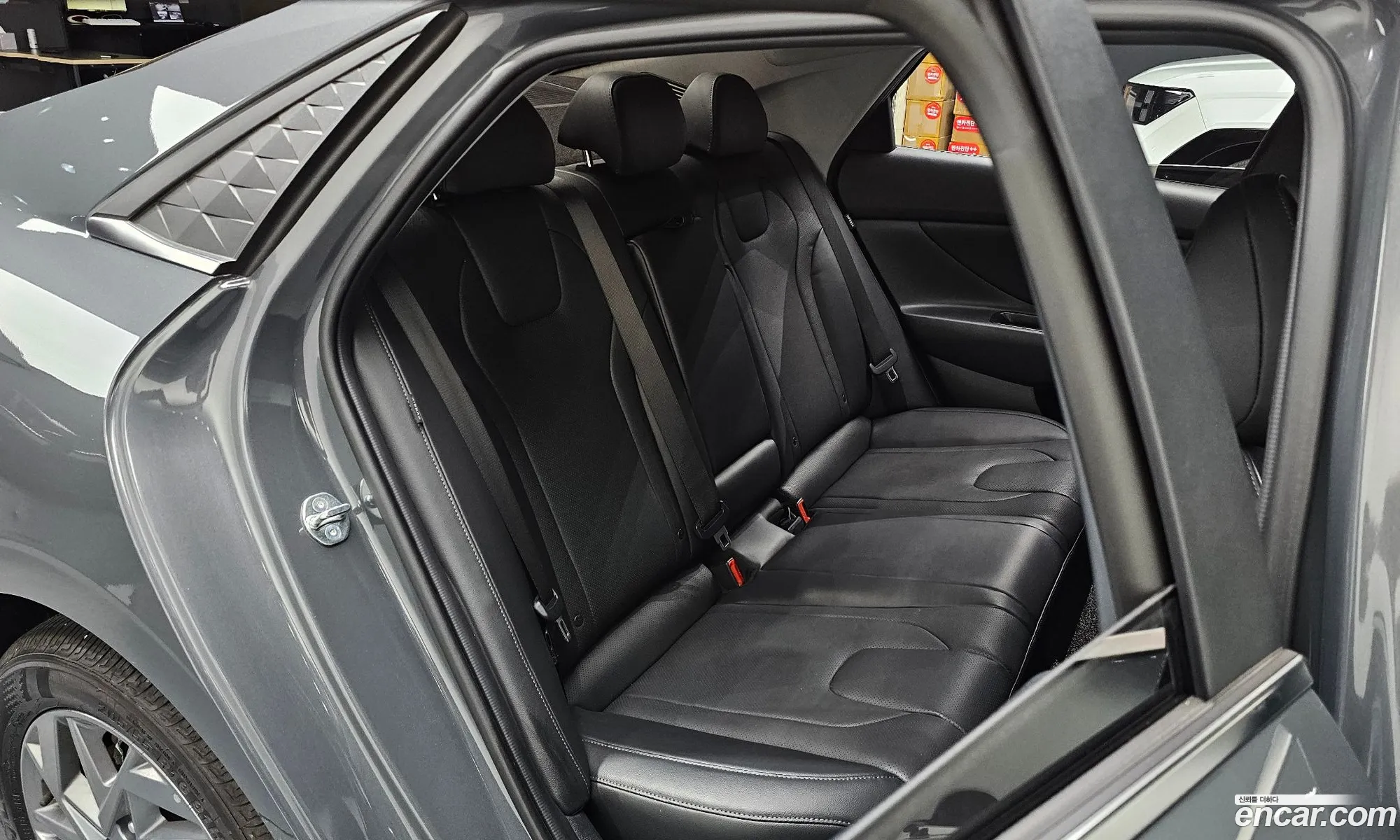 Hyundai Elantra 2023 — 25