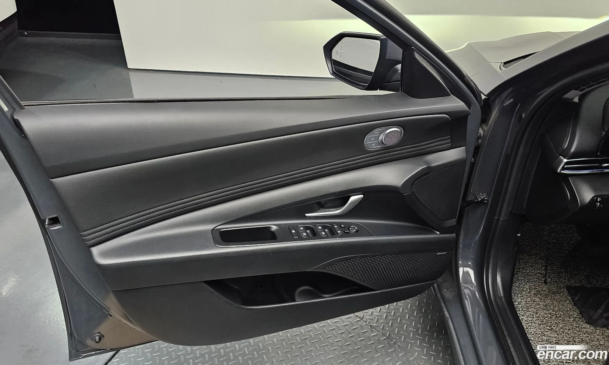 Hyundai Elantra 2023 — 18