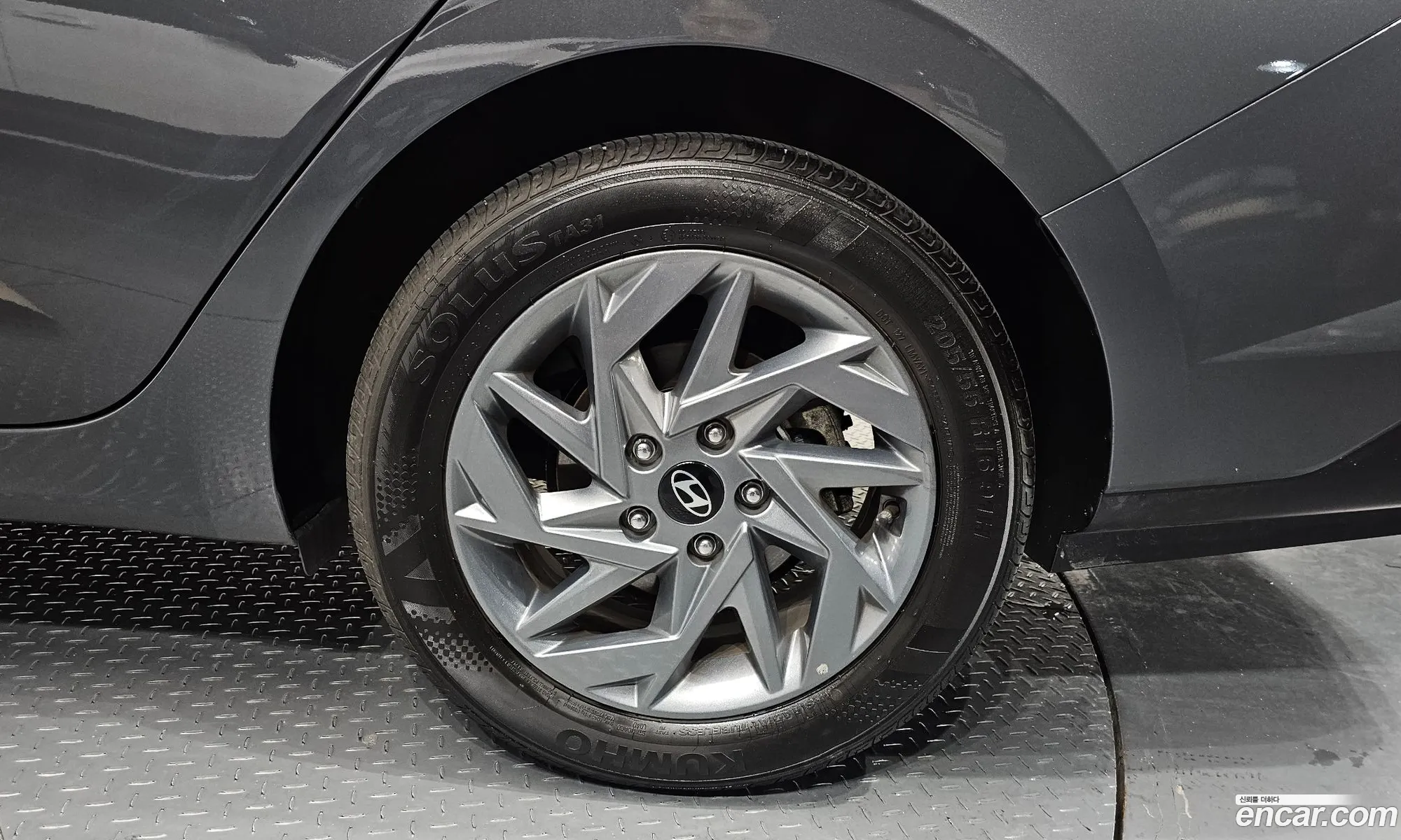 Hyundai Elantra 2023 — 15
