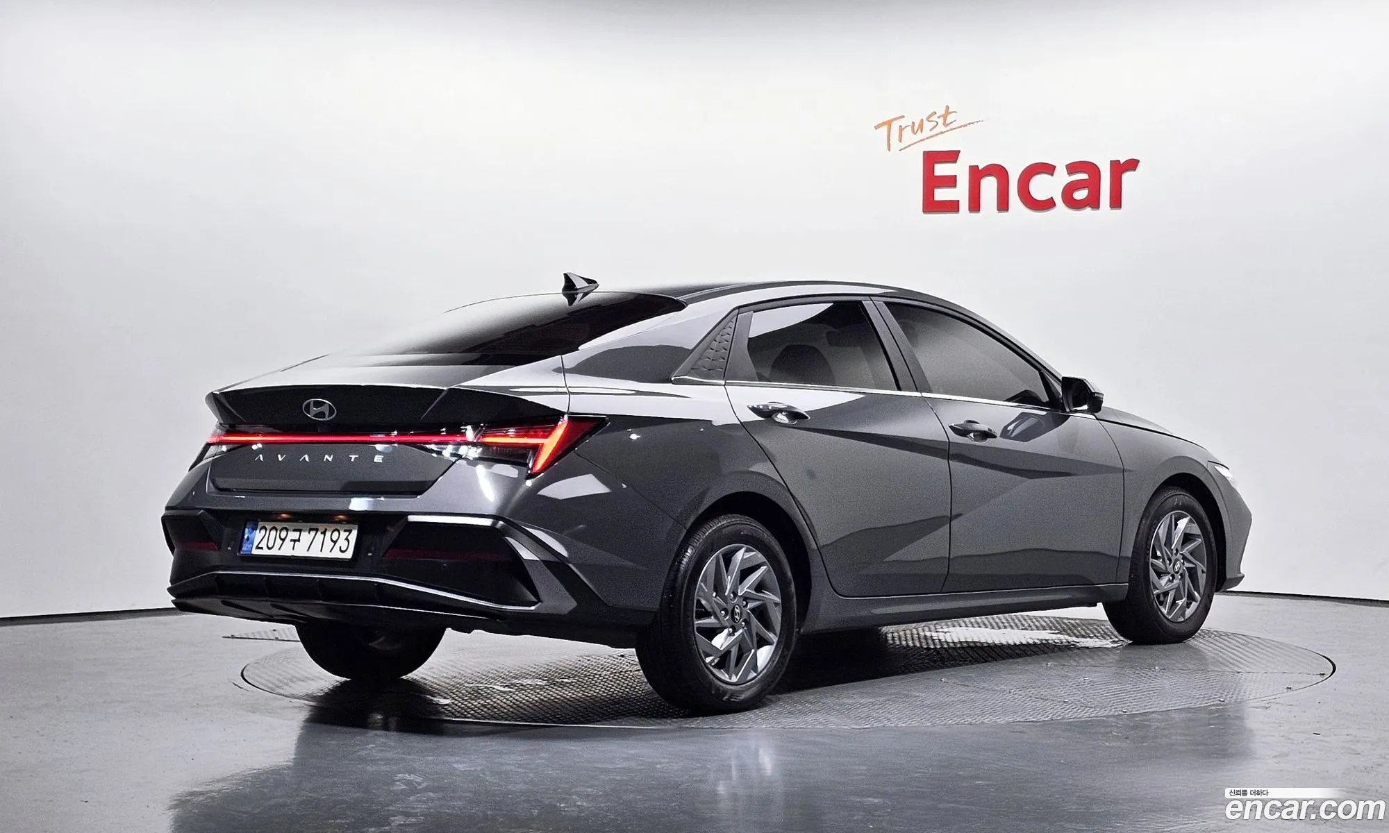 Hyundai Elantra 2023 — 29