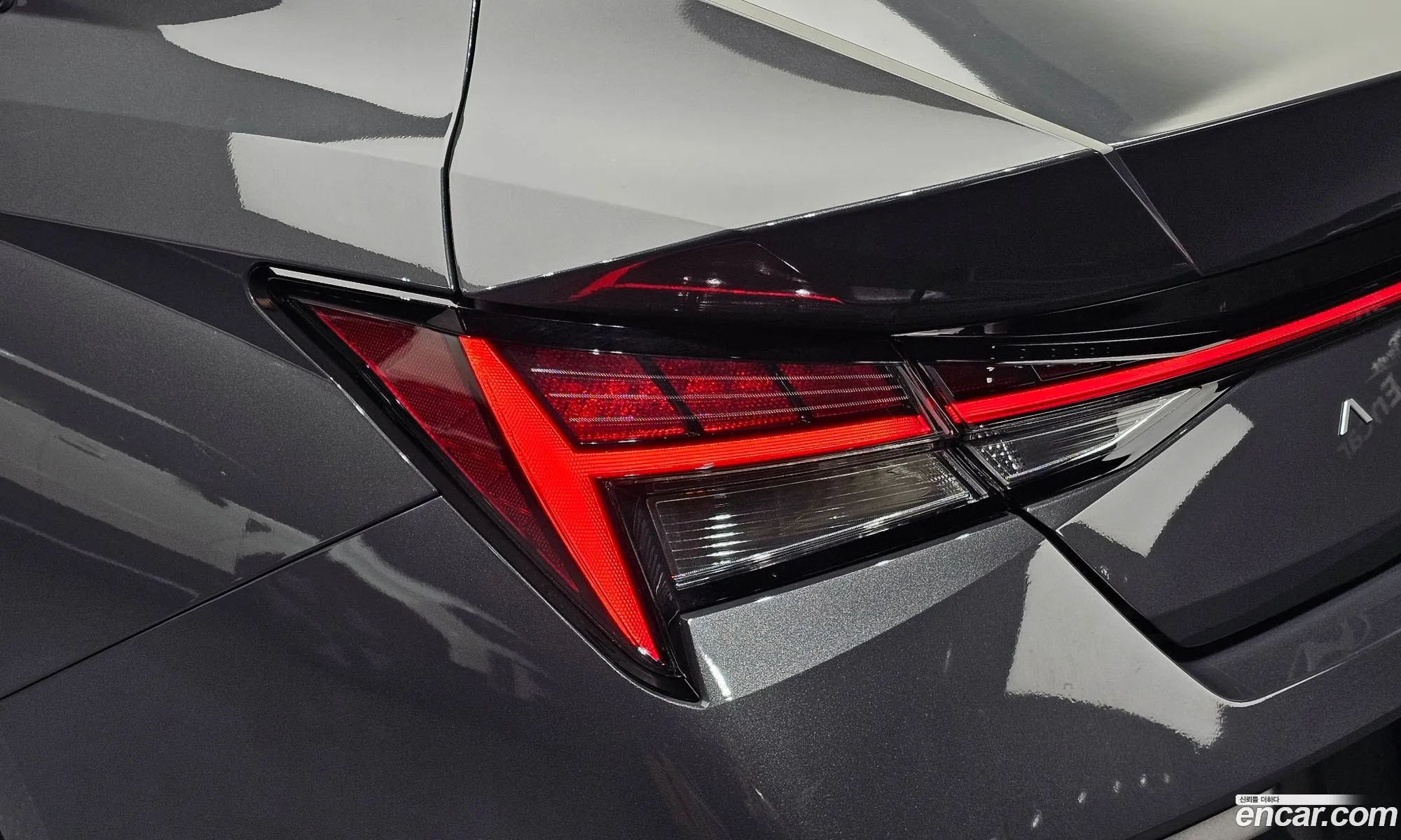 Hyundai Elantra 2023 — 21