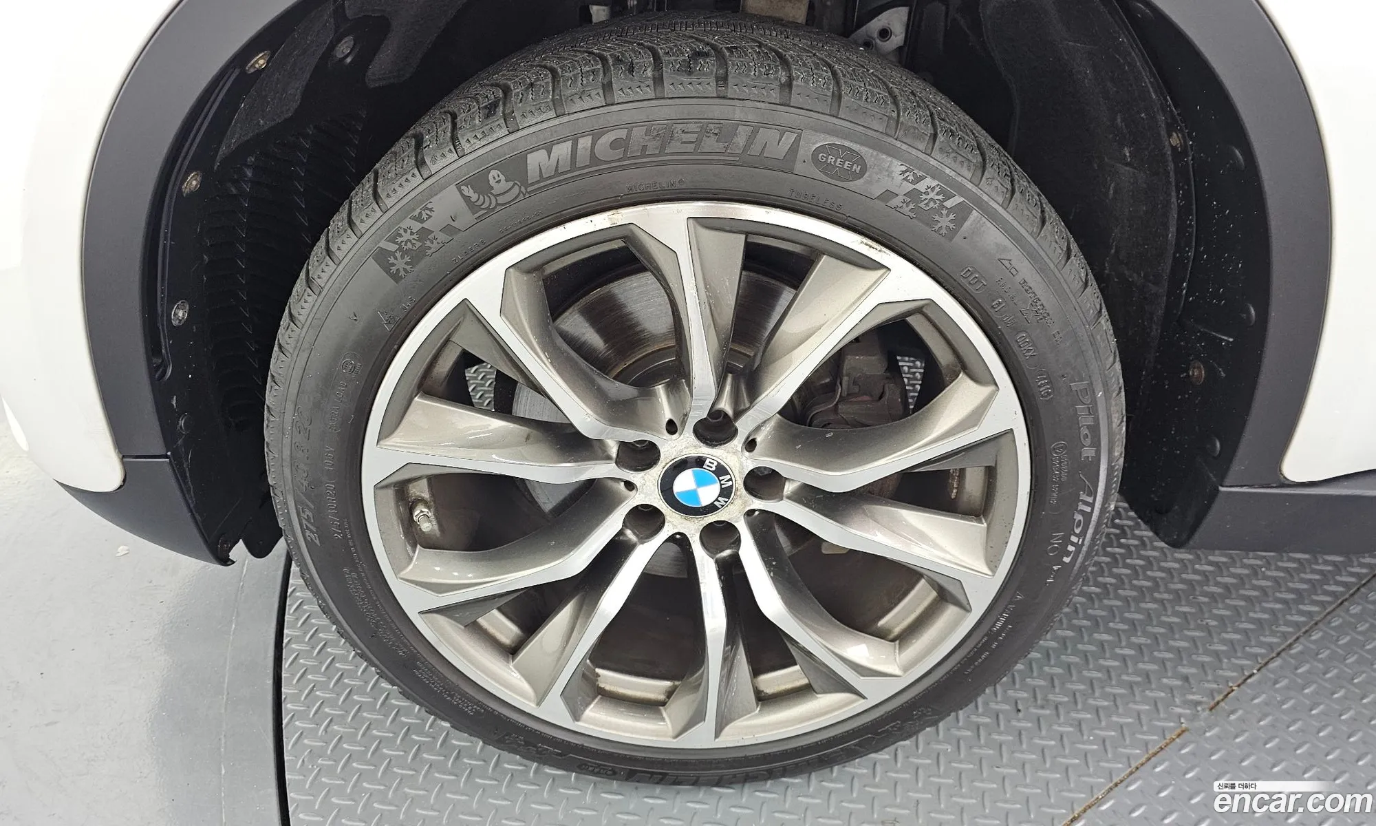 BMW X6 2016 WBAKV4100G0P73946 — 13
