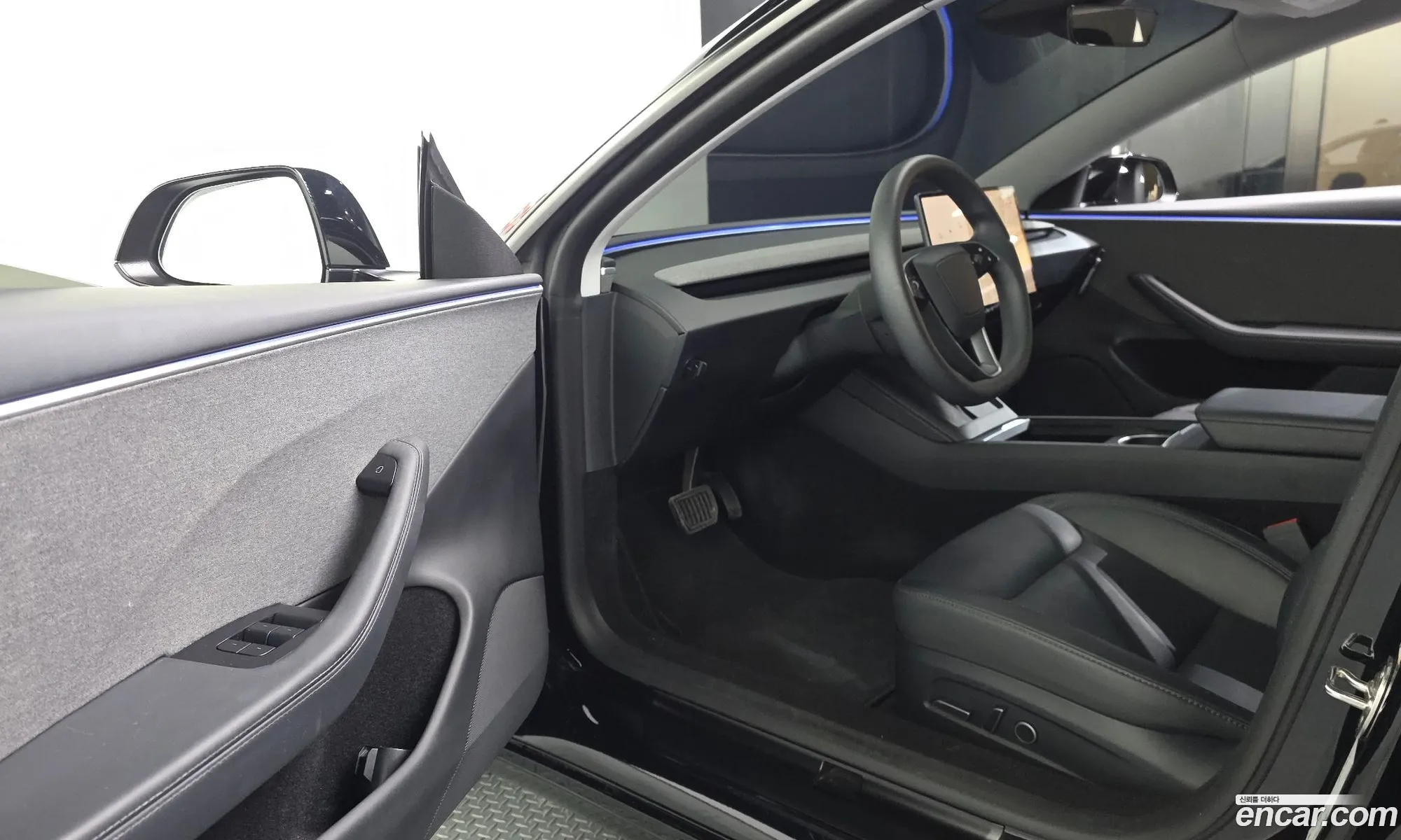 Tesla Model 3 2024 LRW3E7FS3RC136986 — 2