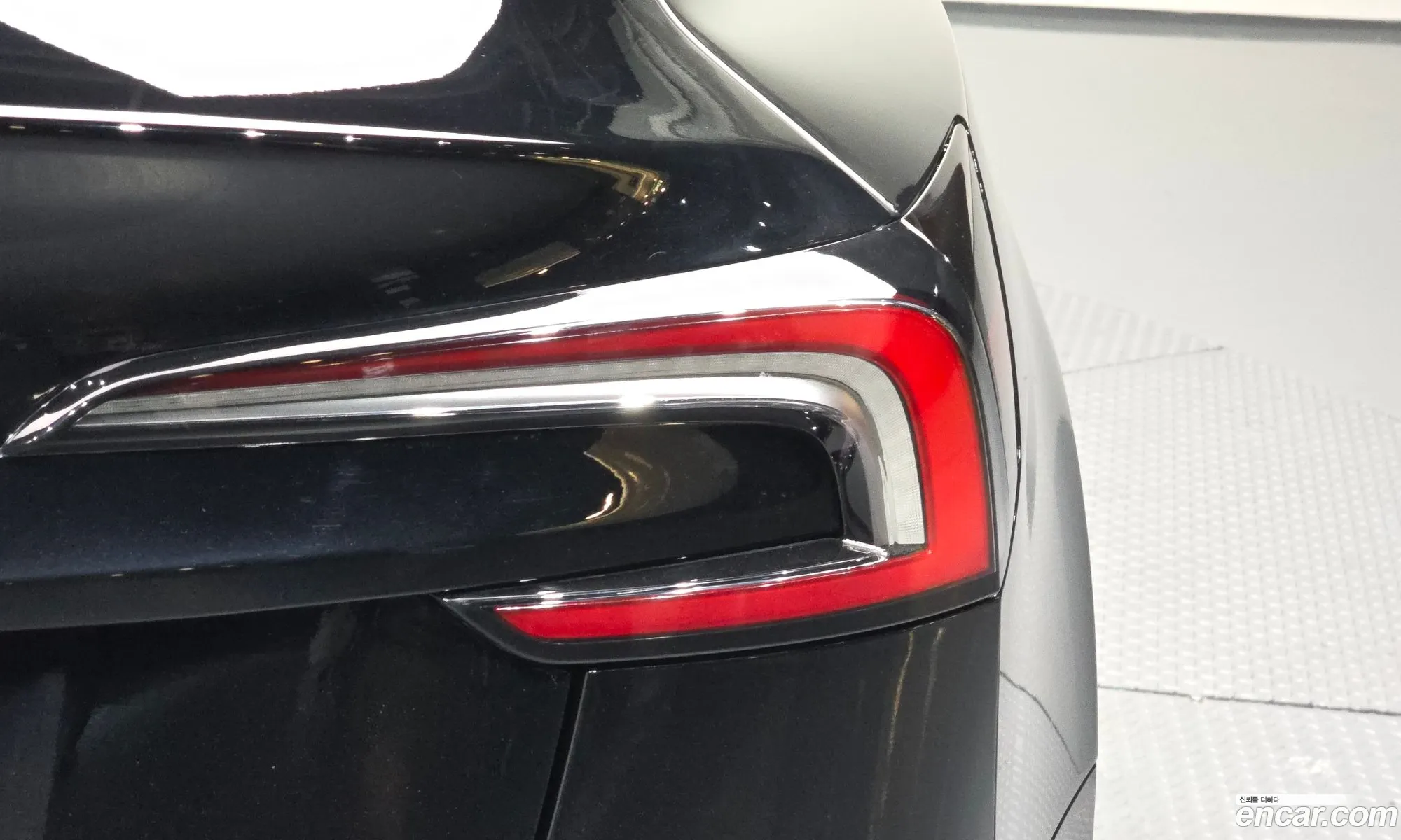 Tesla Model 3 2024 LRW3E7FS3RC136986 — 19