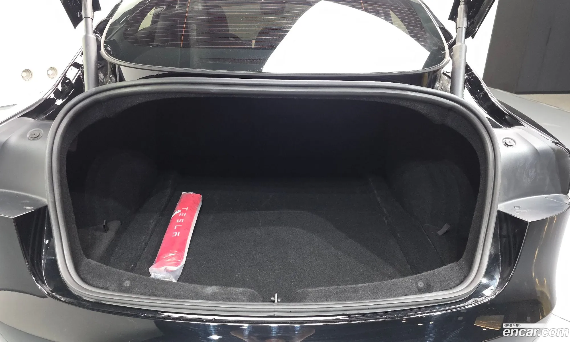 Tesla Model 3 2024 LRW3E7FS3RC136986 — 30