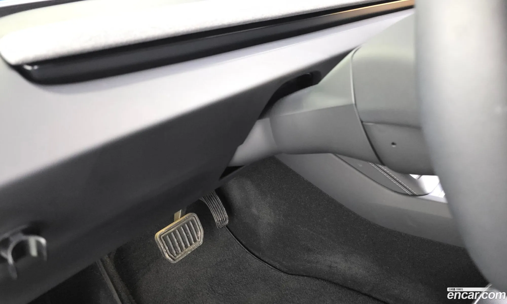 Tesla Model 3 2024 LRW3E7FS3RC136986 — 31