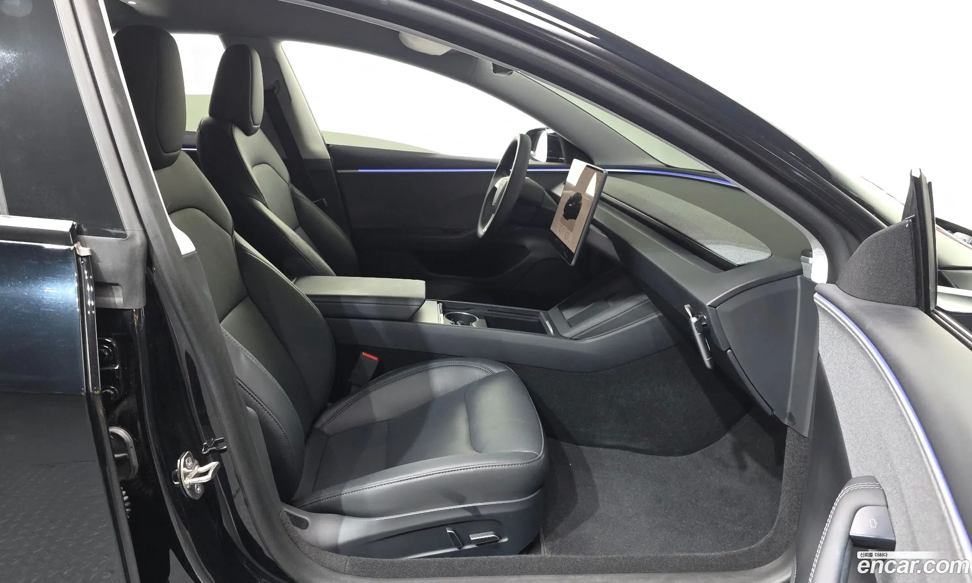 Tesla Model 3 2024 LRW3E7FS3RC136986 — 17