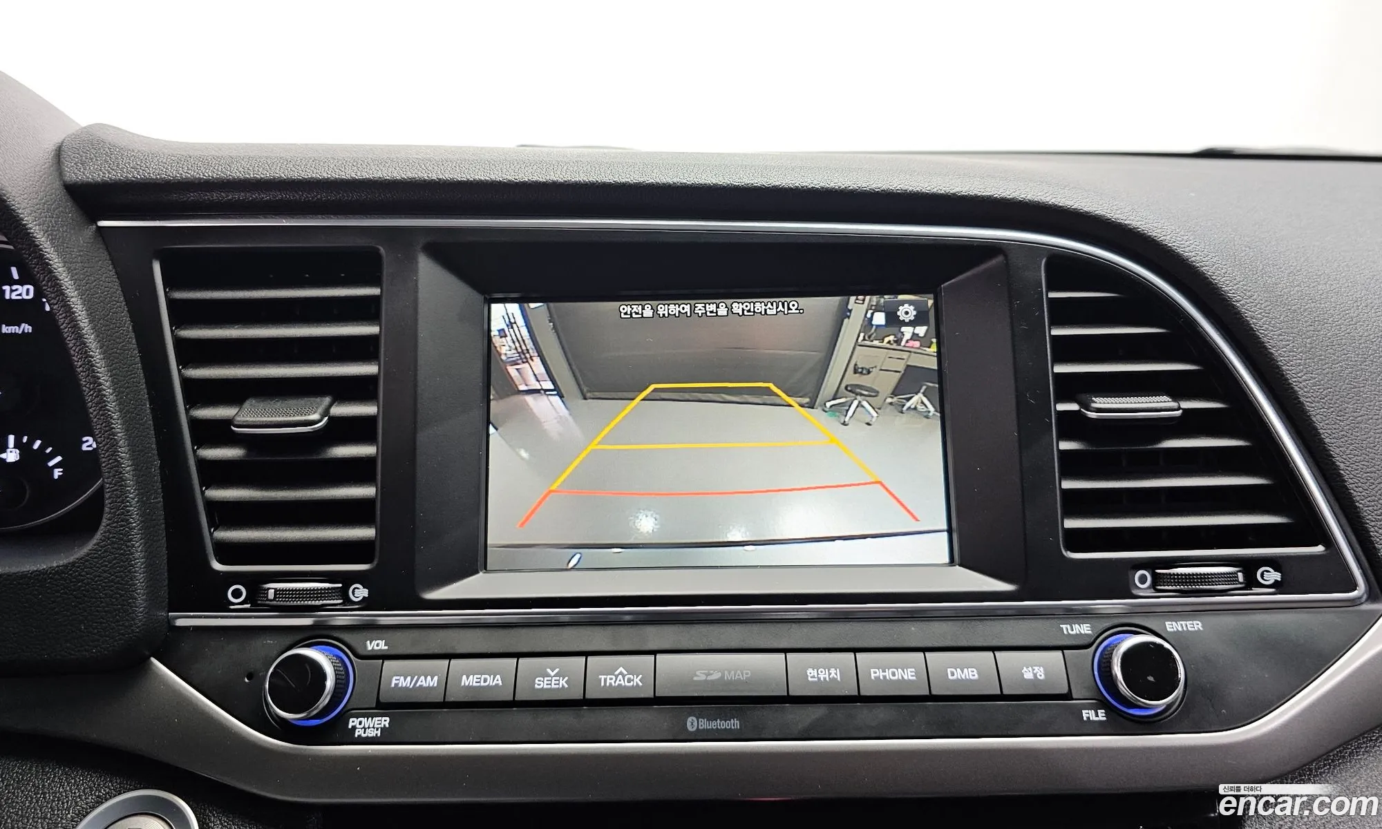 Hyundai Elantra AD 2016 — 15