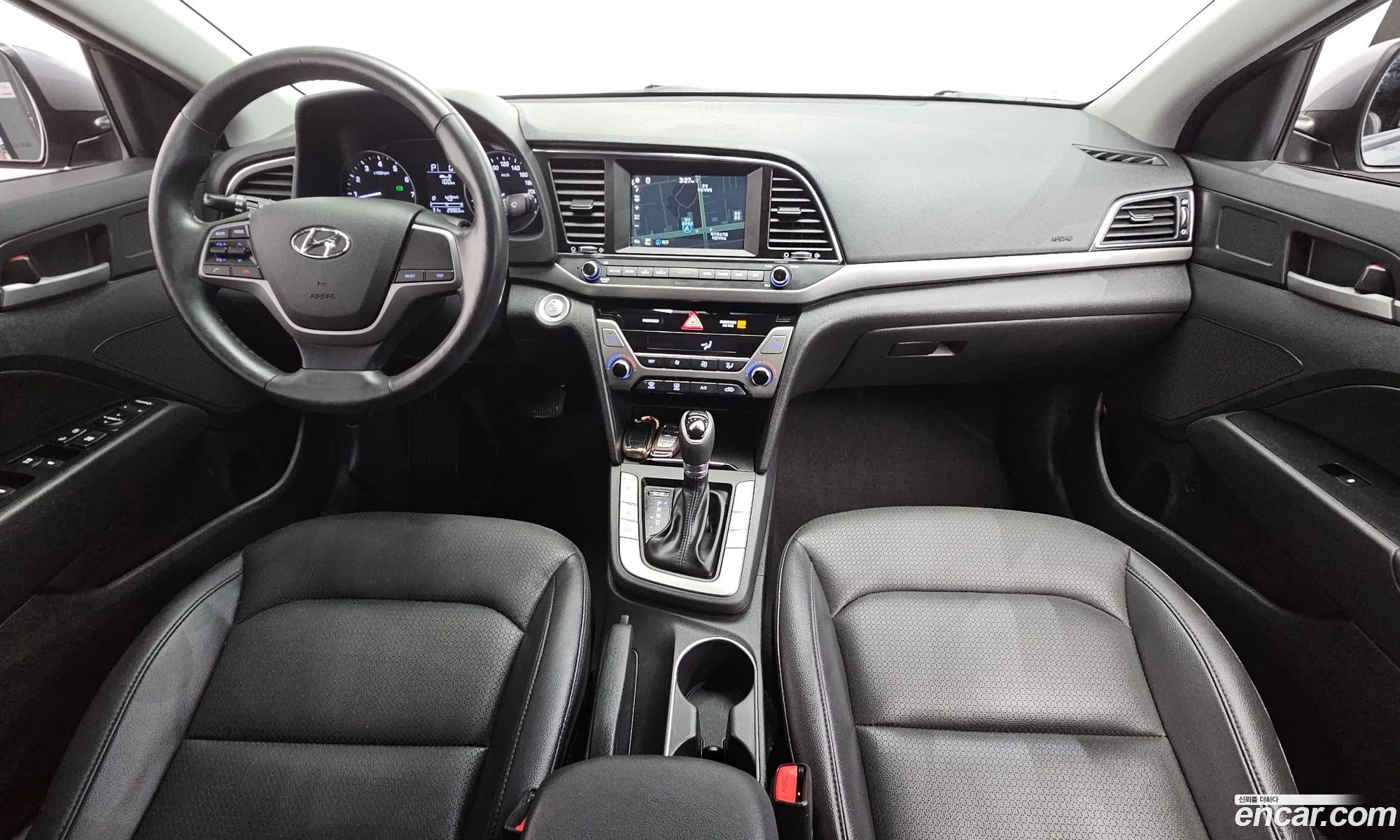 Hyundai Elantra AD 2016 — 19