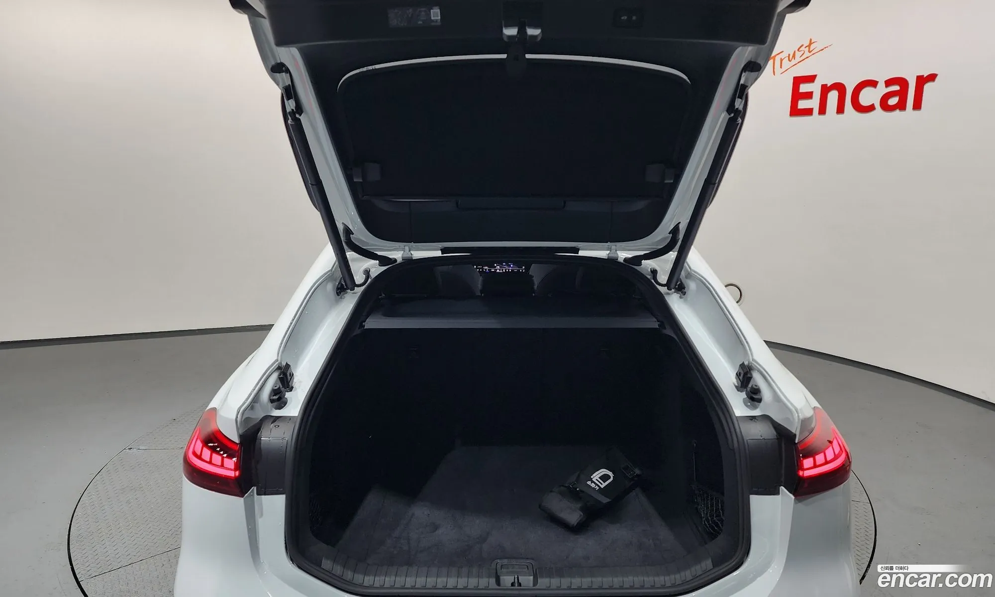 Audi A6 e-tron 2025 WAUZZZGHXSA014897 — 23